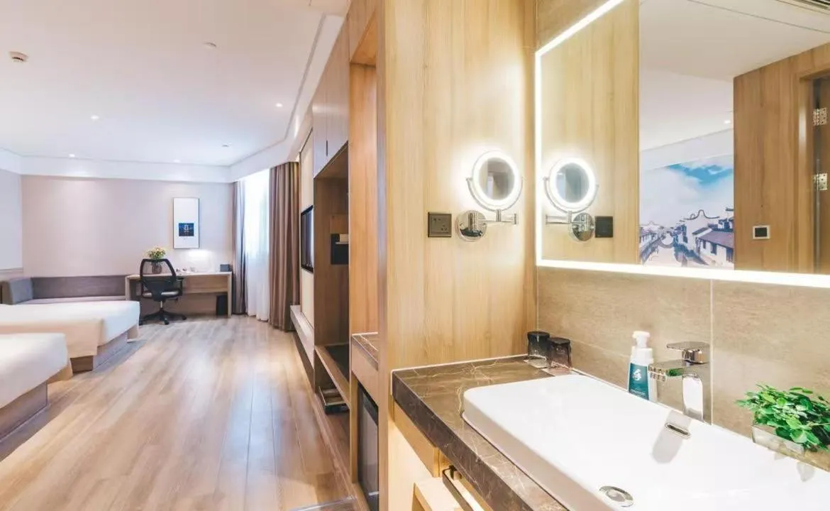 Bed in Atour Hotel Shanghai New International Expo Center Maglev Station