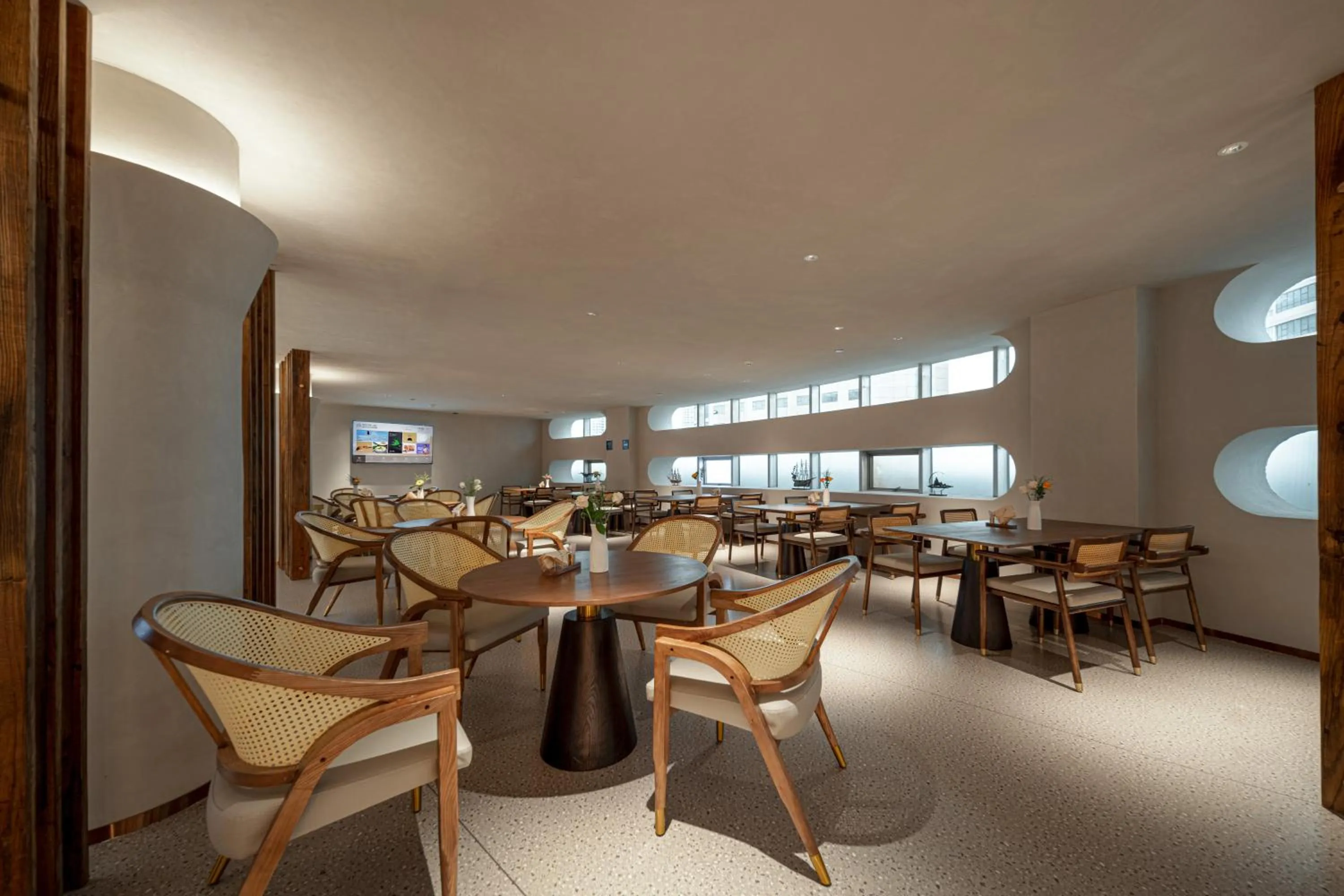 Atour Hotel Qingdao Olympic Sailing Center May Fourth Square