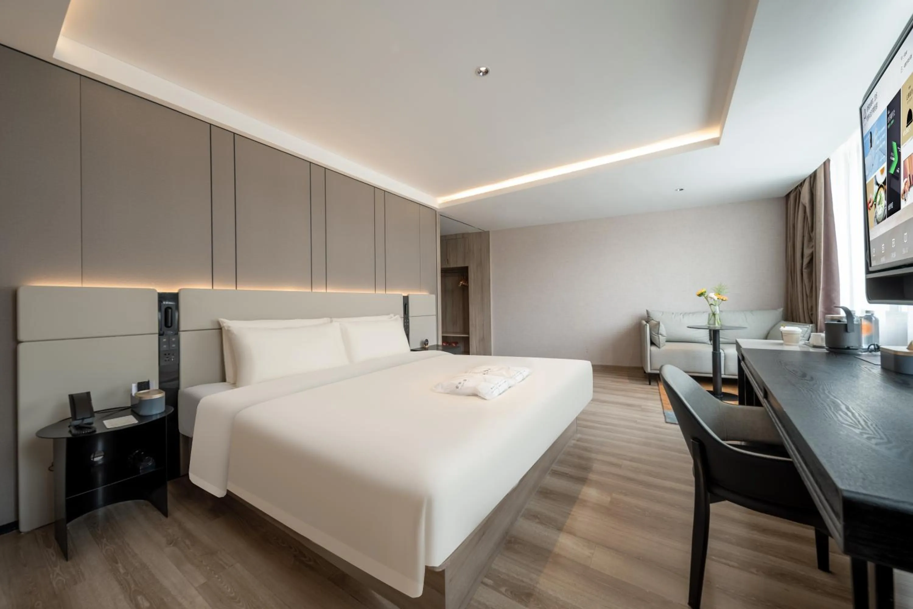 Bed in Atour Hotel Qingdao Olympic Sailing Center May Fourth Square