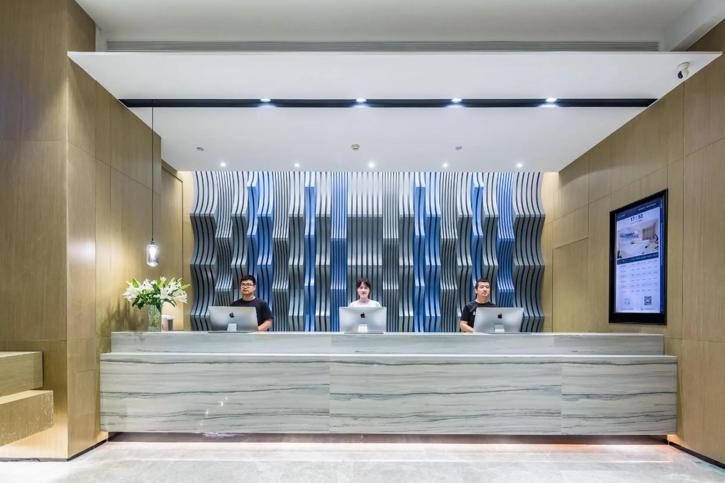 Atour Hotel Qingdao Fuzhou Road Sakura Town