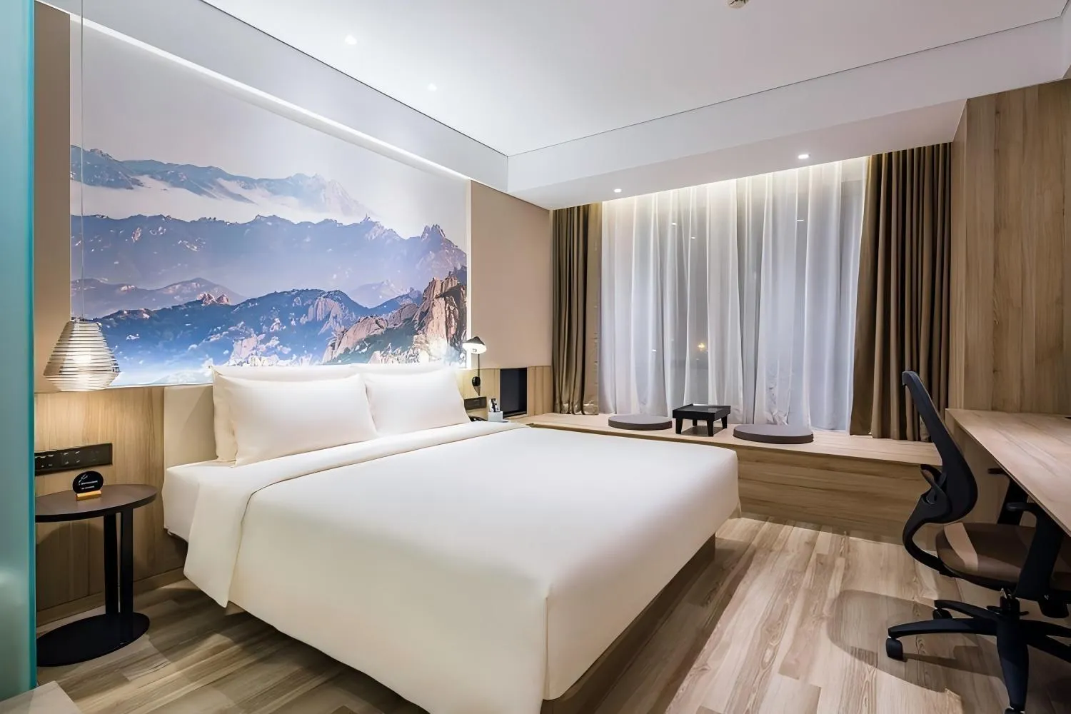 Bed in Atour Hotel Qingdao Fuzhou Road Sakura Town