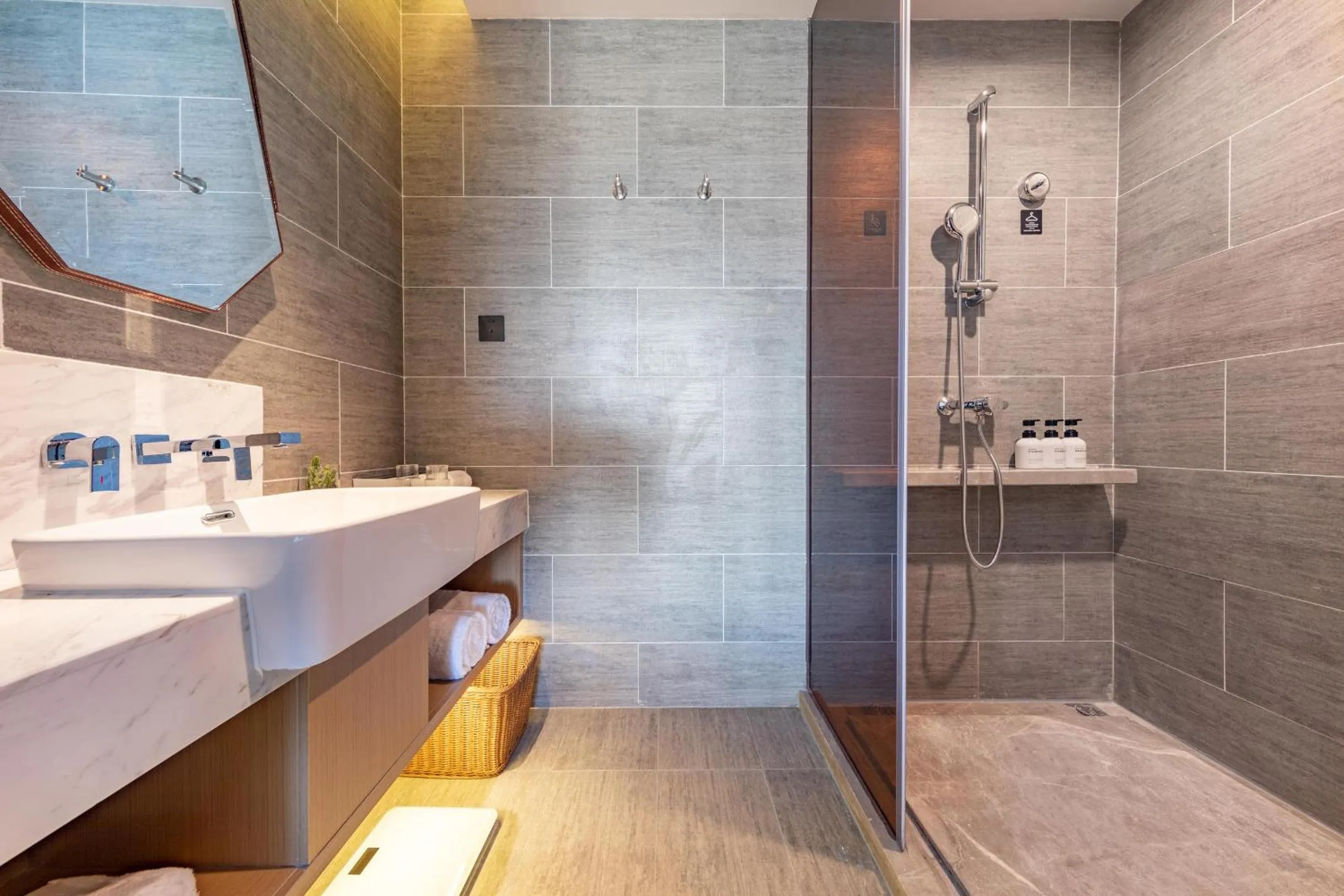 Atour Hotel Shenzhen Baoan International Convention and Exhibition Center