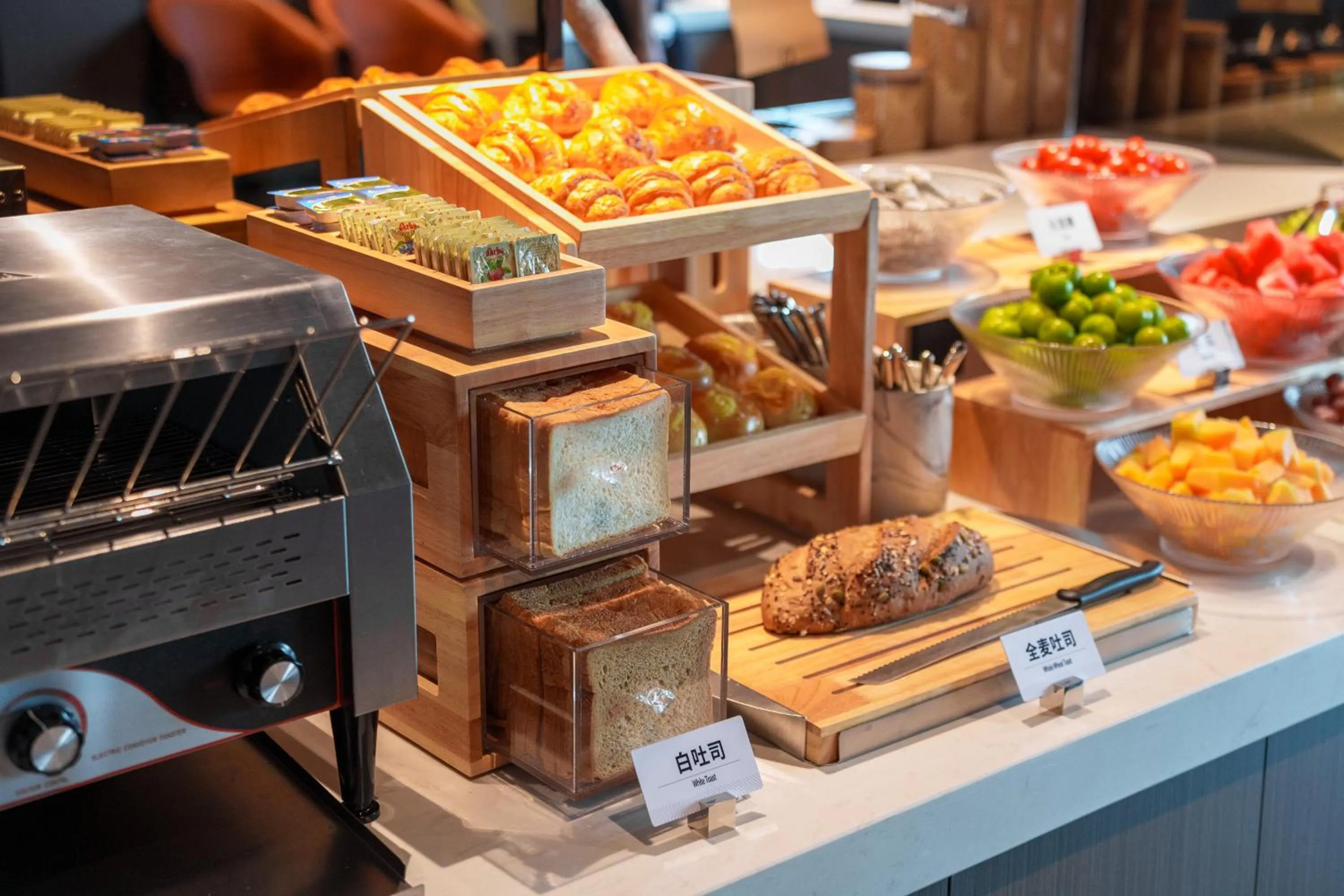 Breakfast in Atour Hotel Chongqing Hongyadong Riverview