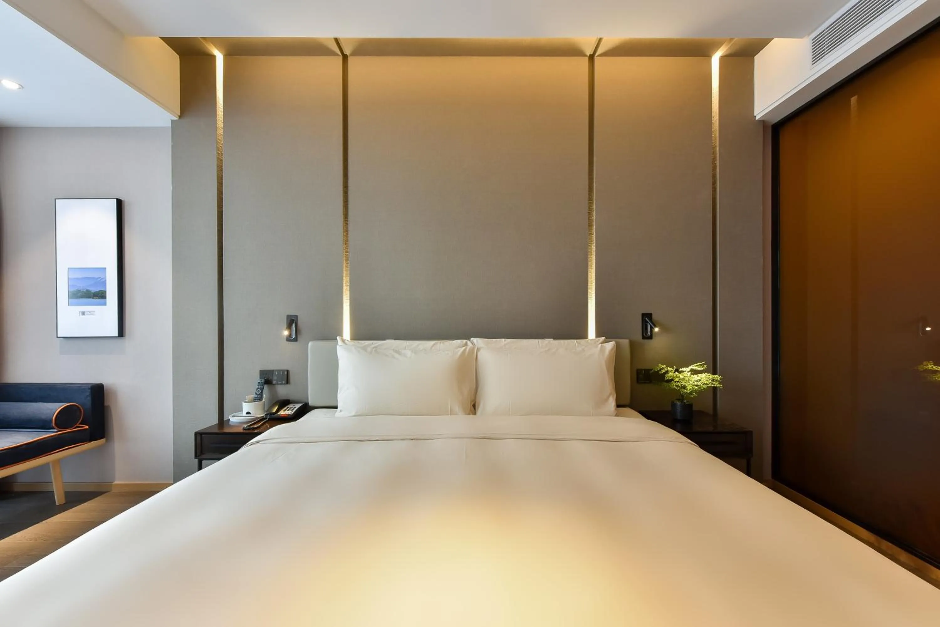 Bed in Atour Hotel Beijing Chaoyangmen