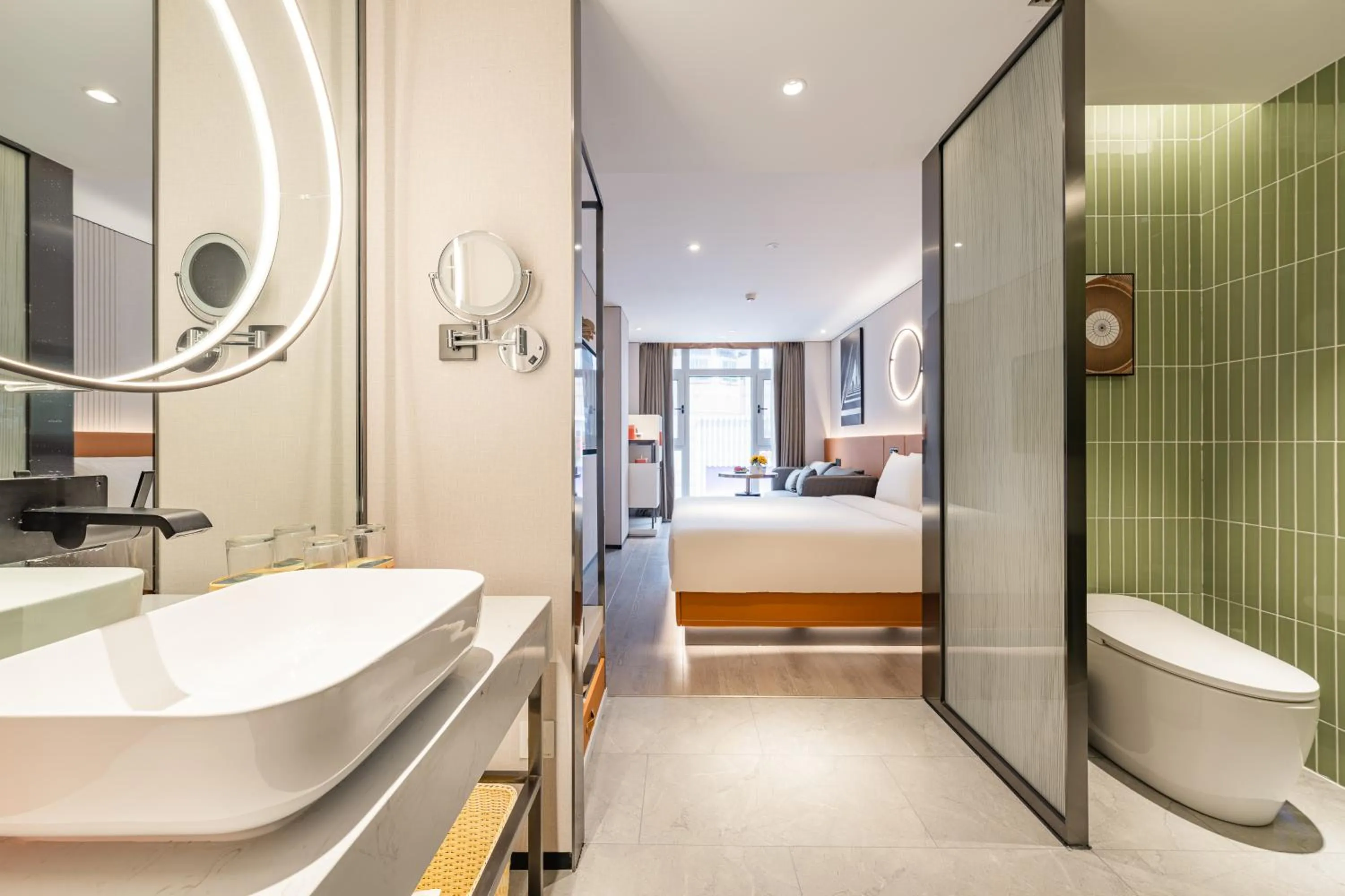 Photo of the whole room, Bed in Atour Hotel Beijing Tiananmen Wangfujing Pedestrian