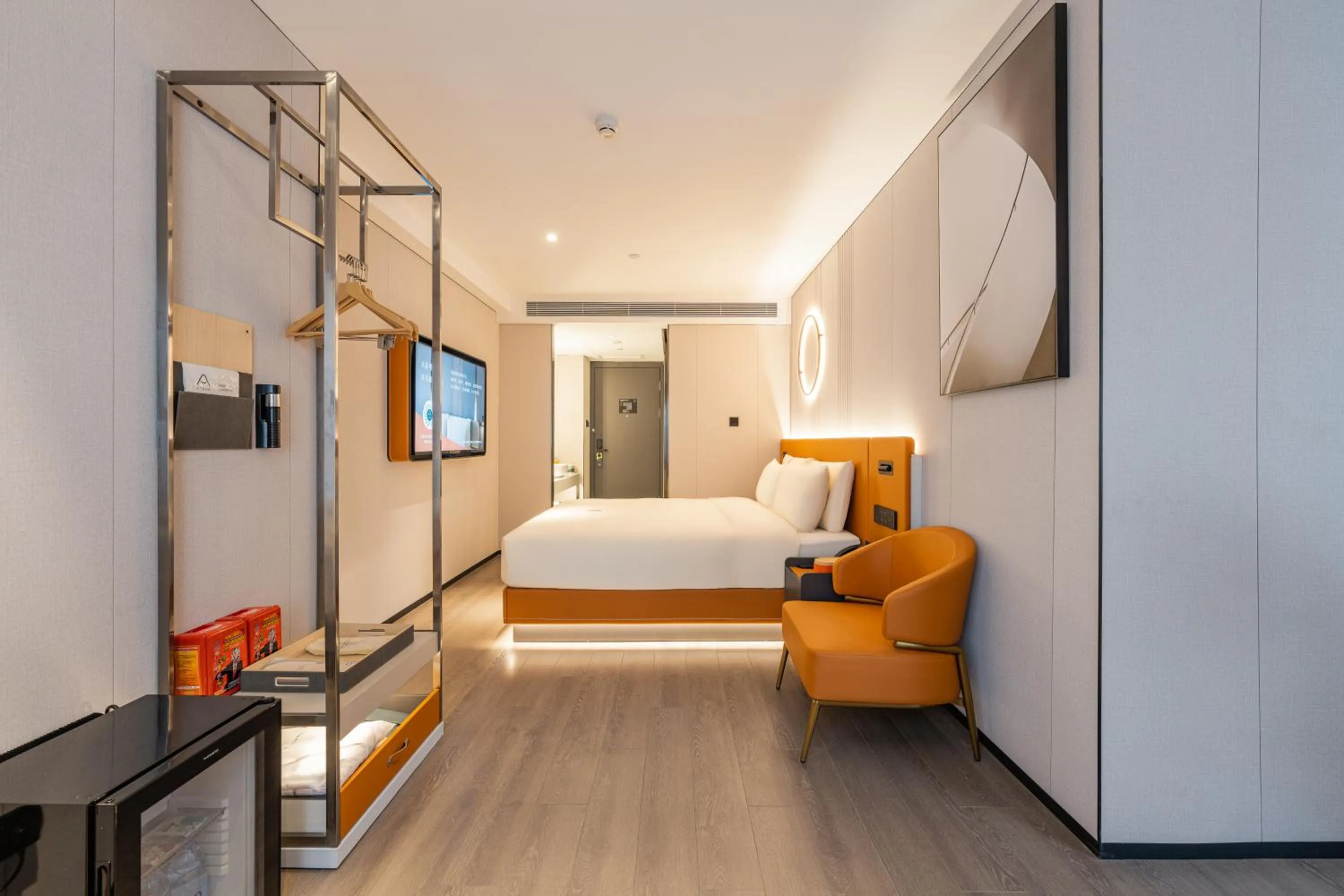 Photo of the whole room, Bed in Atour Hotel Beijing Tiananmen Wangfujing Pedestrian