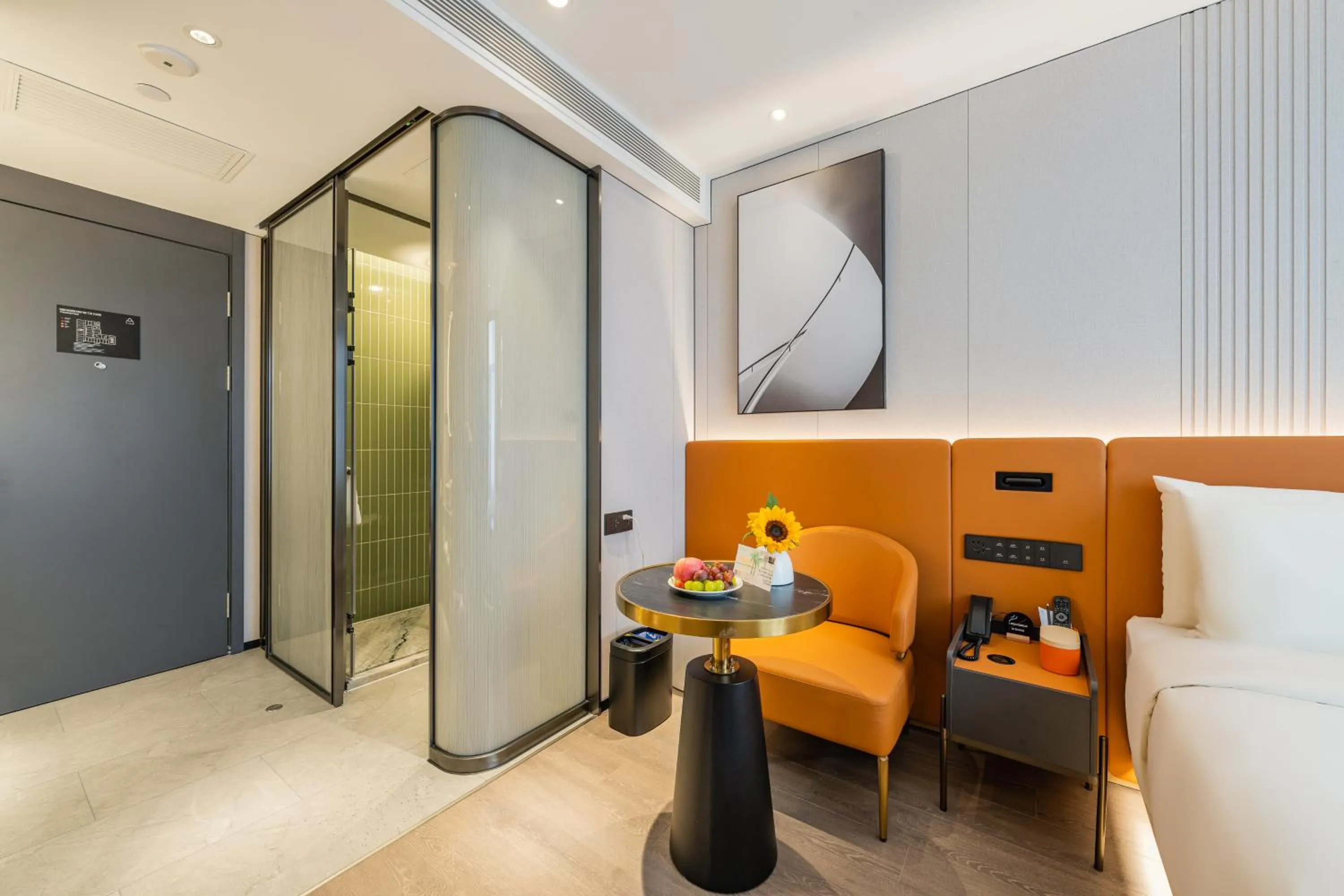 Photo of the whole room in Atour Hotel Beijing Tiananmen Wangfujing Pedestrian