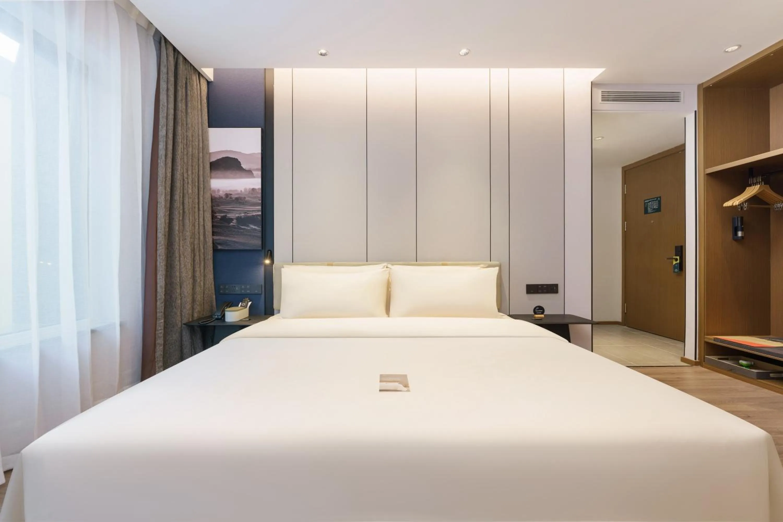 Bed in Dalian Airport Yingke Road Atour Hotel