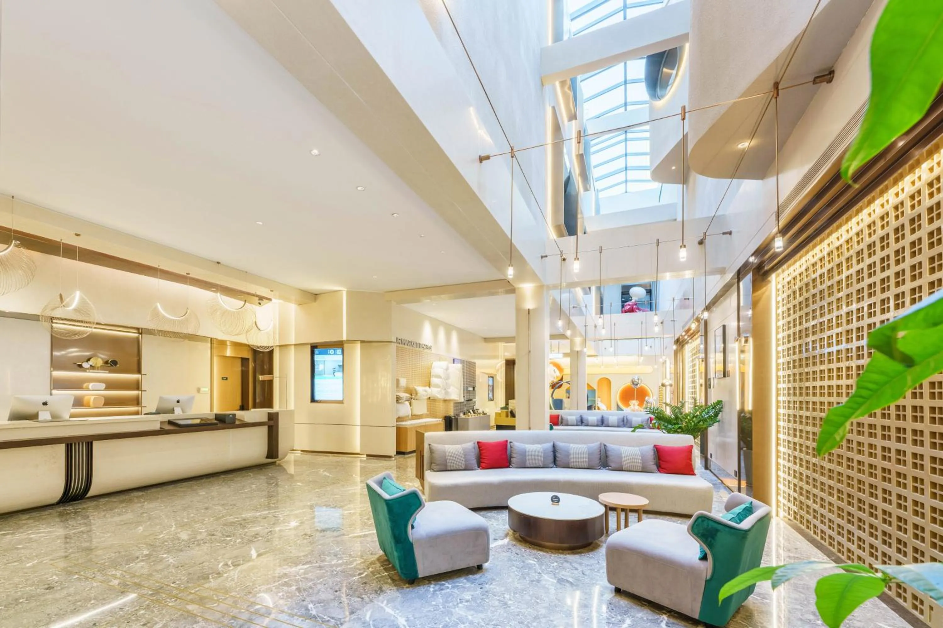 Lobby or reception in Dalian Airport Yingke Road Atour Hotel