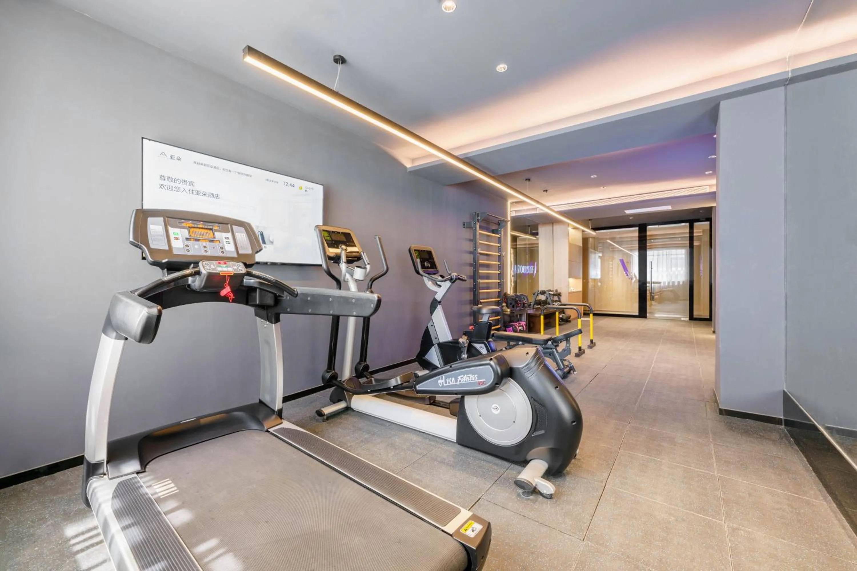 Fitness centre/facilities in Dalian Airport Yingke Road Atour Hotel