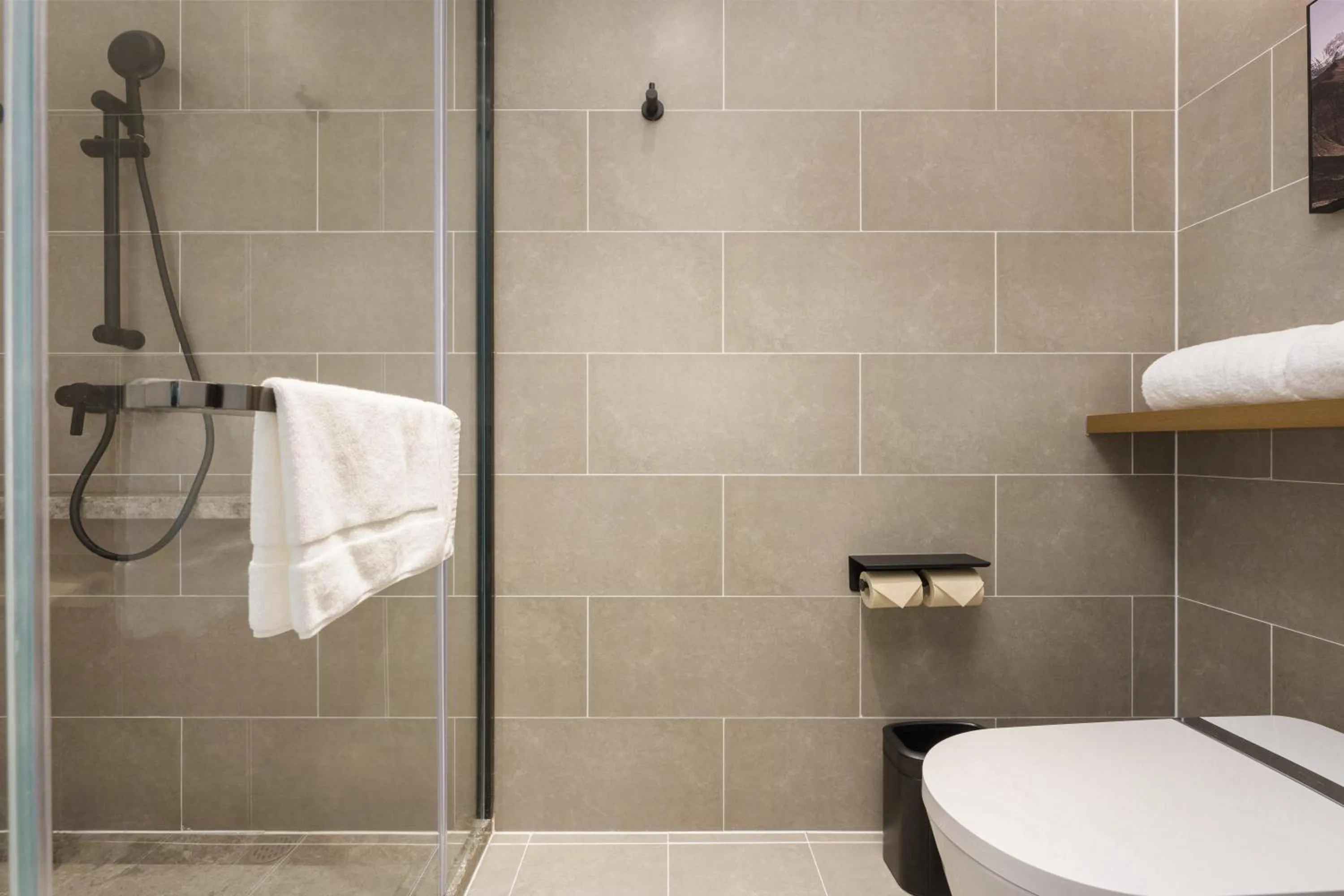 Bathroom in Dalian Airport Yingke Road Atour Hotel