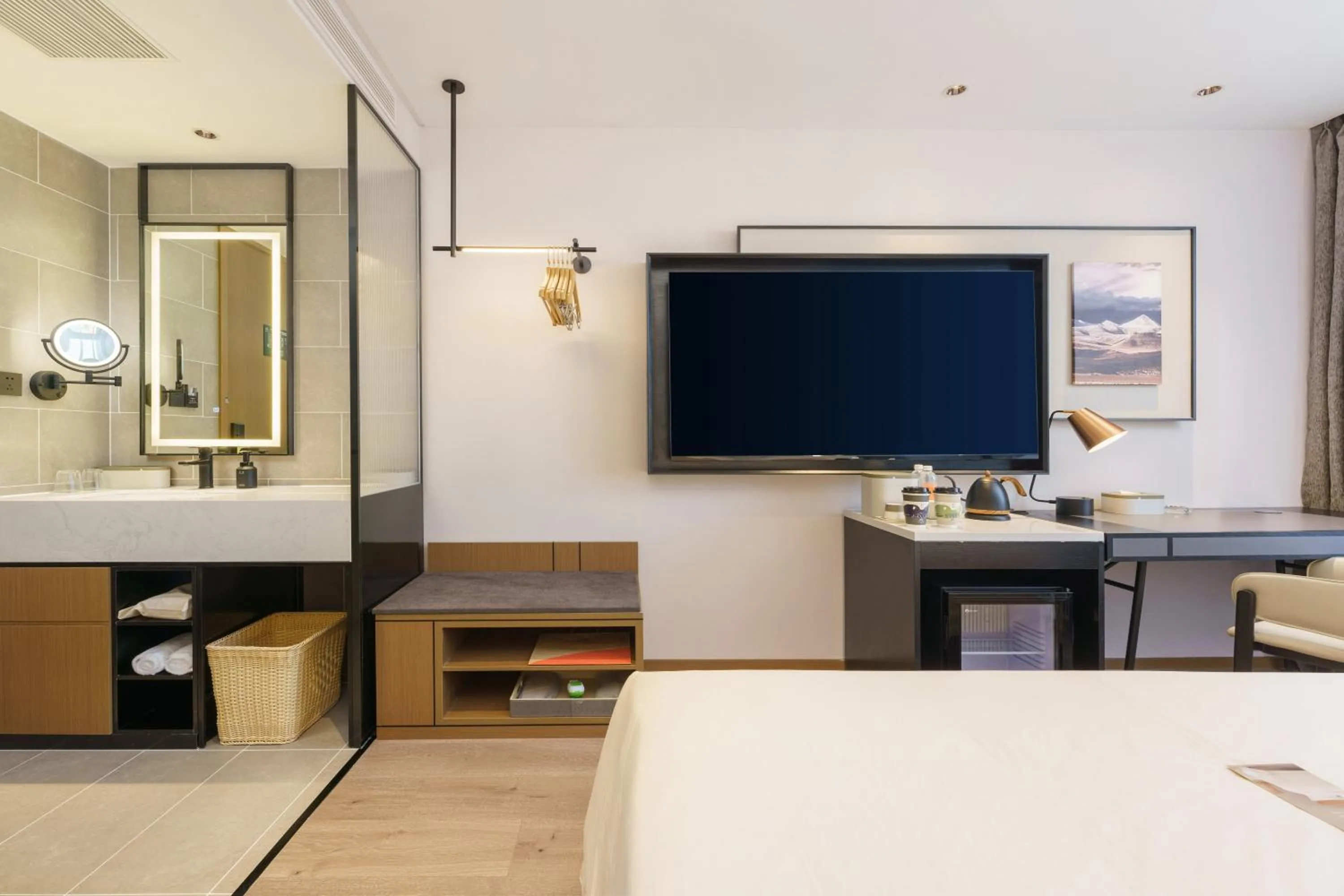 TV and multimedia, Bed in Dalian Airport Yingke Road Atour Hotel