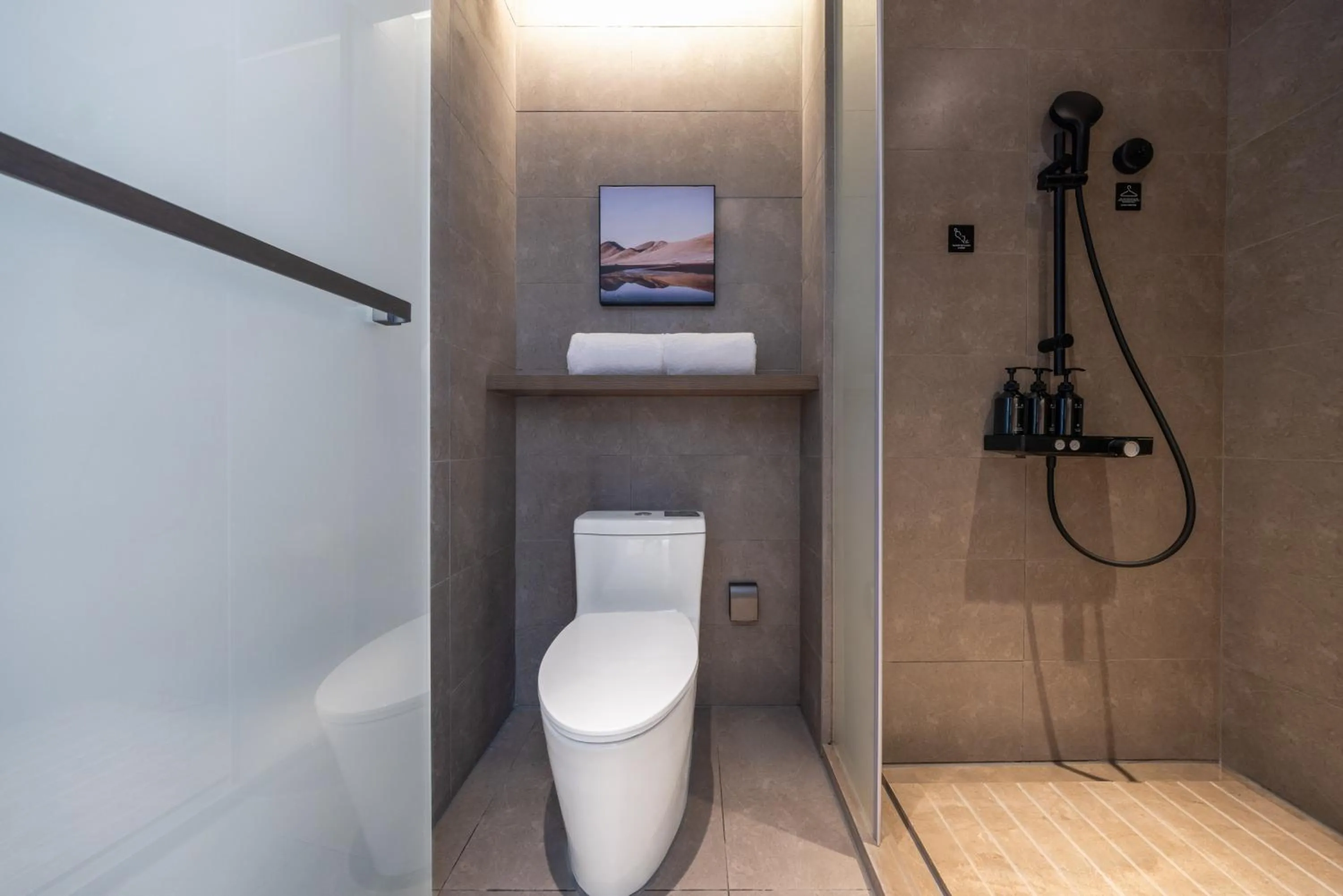 Shower in Atour X Hotel The Bund East Nanjing Road