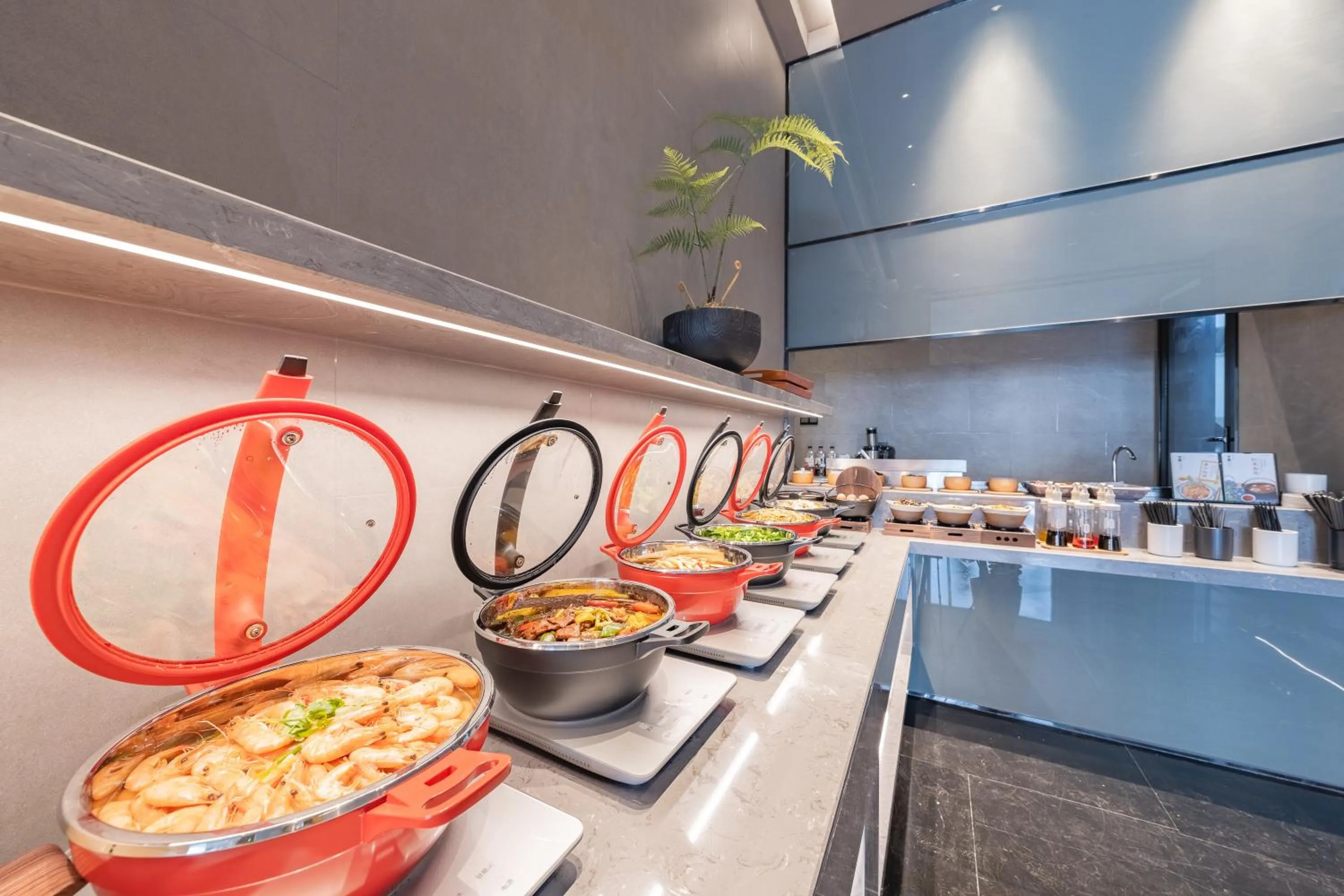 Restaurant/places to eat in Atour S Hotel Shanghai Lujiazui Expo Center