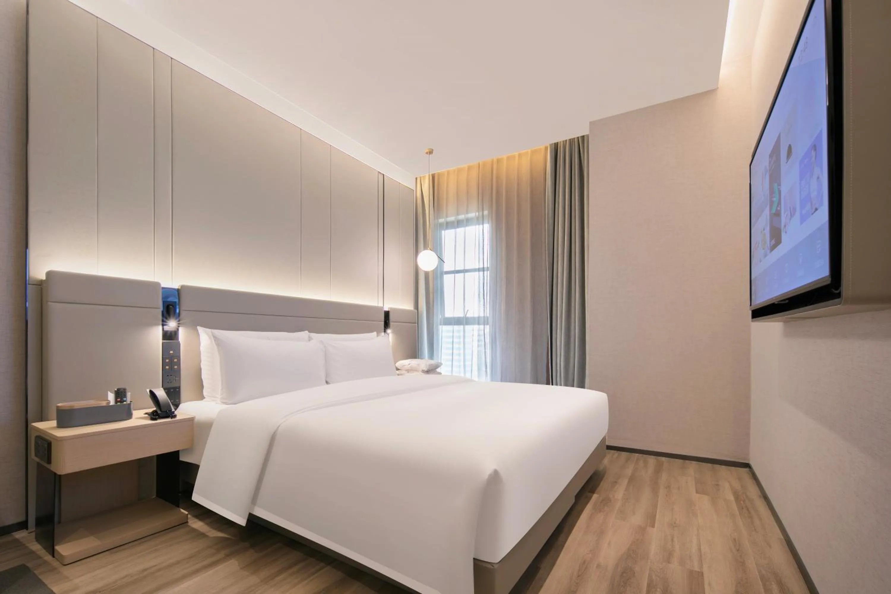 Photo of the whole room, Bed in Atour S Hotel Shanghai Lujiazui Expo Center