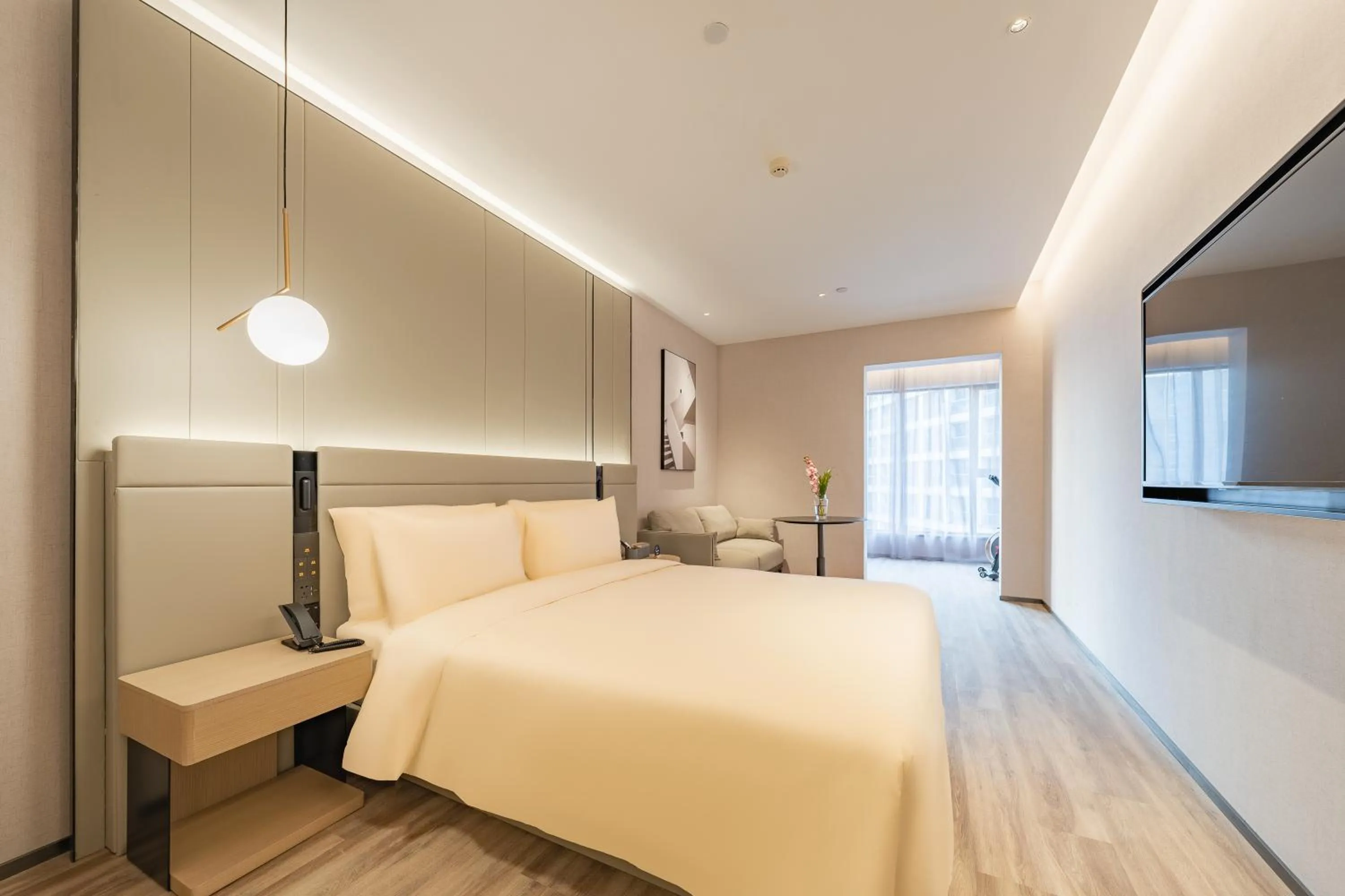 Photo of the whole room, Bed in Atour S Hotel Shanghai Lujiazui Expo Center