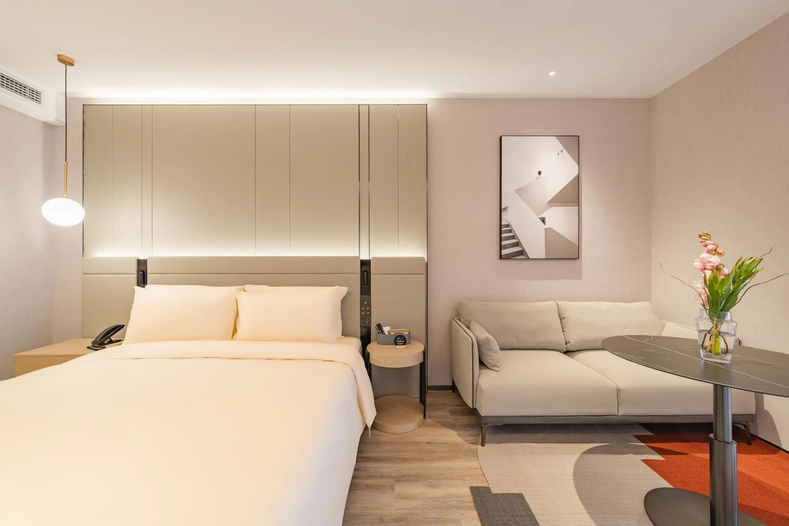 Photo of the whole room, Bed in Atour S Hotel Shanghai Lujiazui Expo Center
