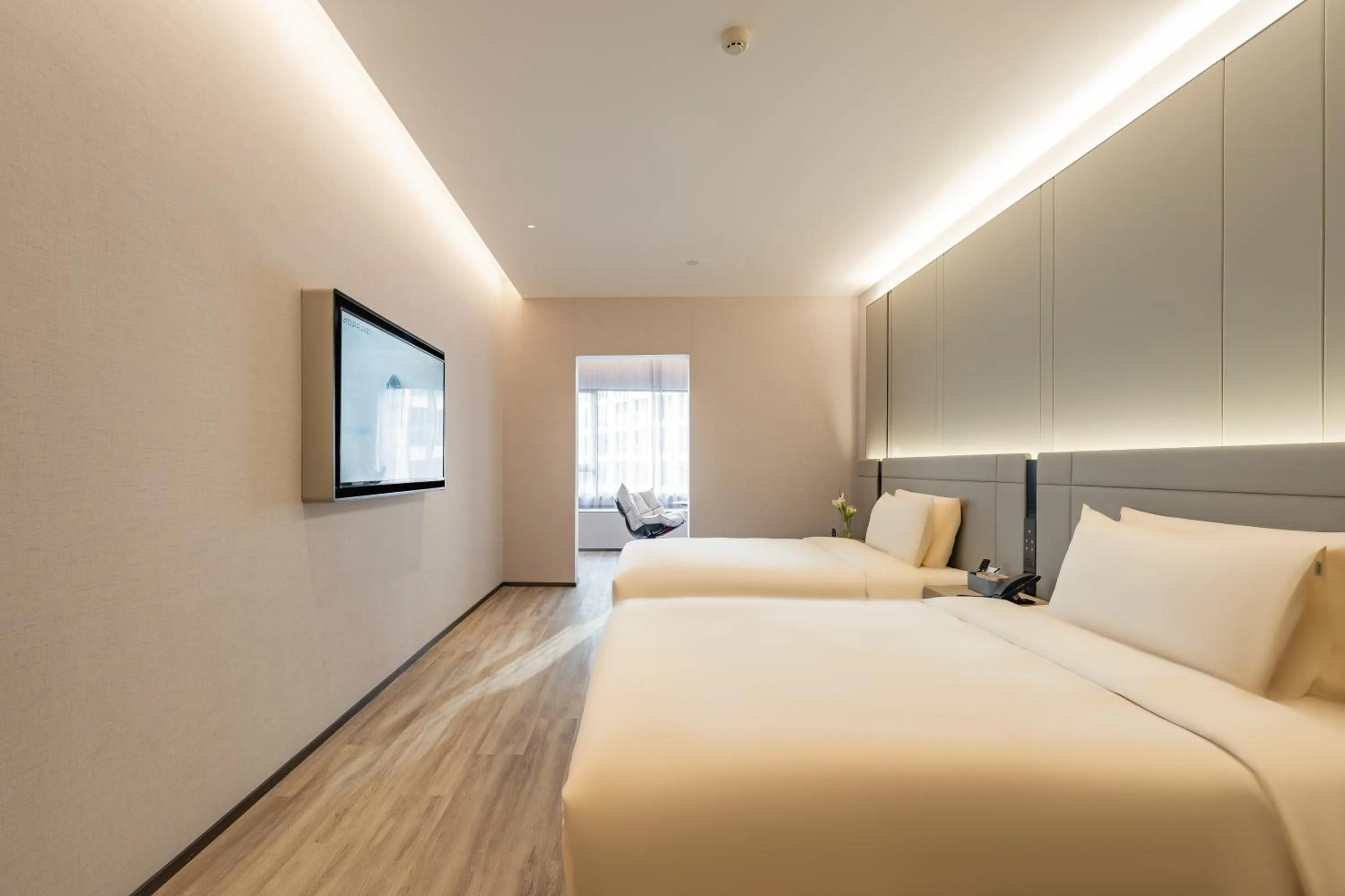 Photo of the whole room, Bed in Atour S Hotel Shanghai Lujiazui Expo Center