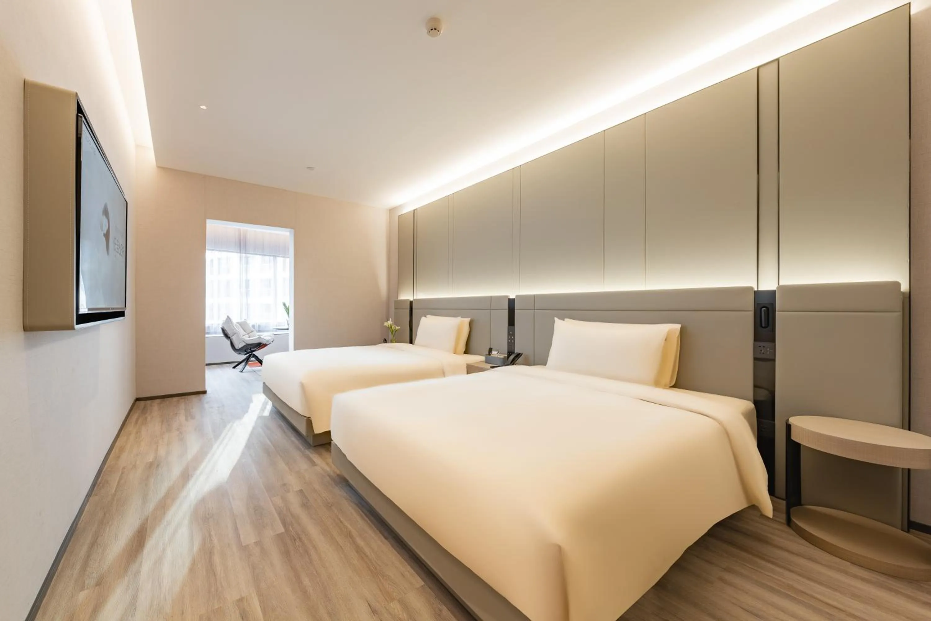 Photo of the whole room, Bed in Atour S Hotel Shanghai Lujiazui Expo Center