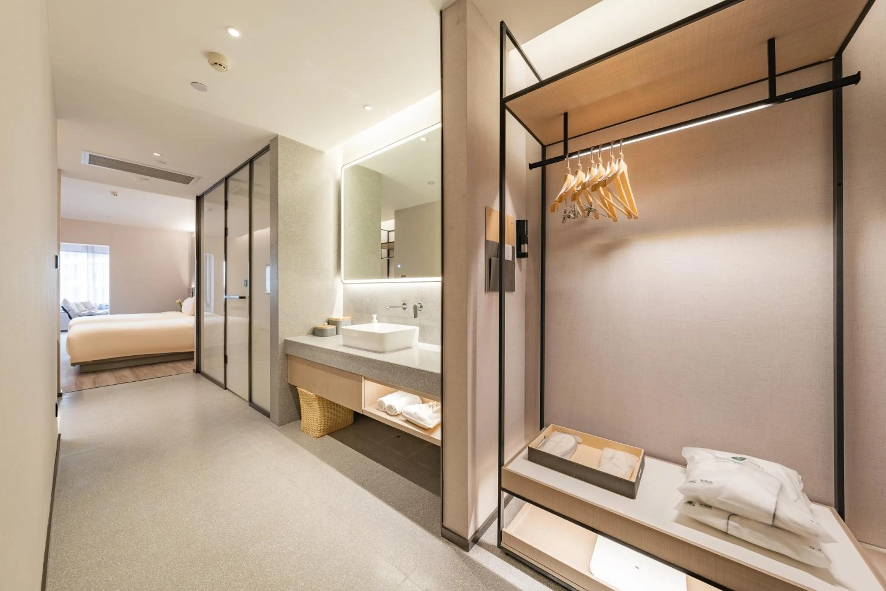 Photo of the whole room, Bed in Atour S Hotel Shanghai Lujiazui Expo Center