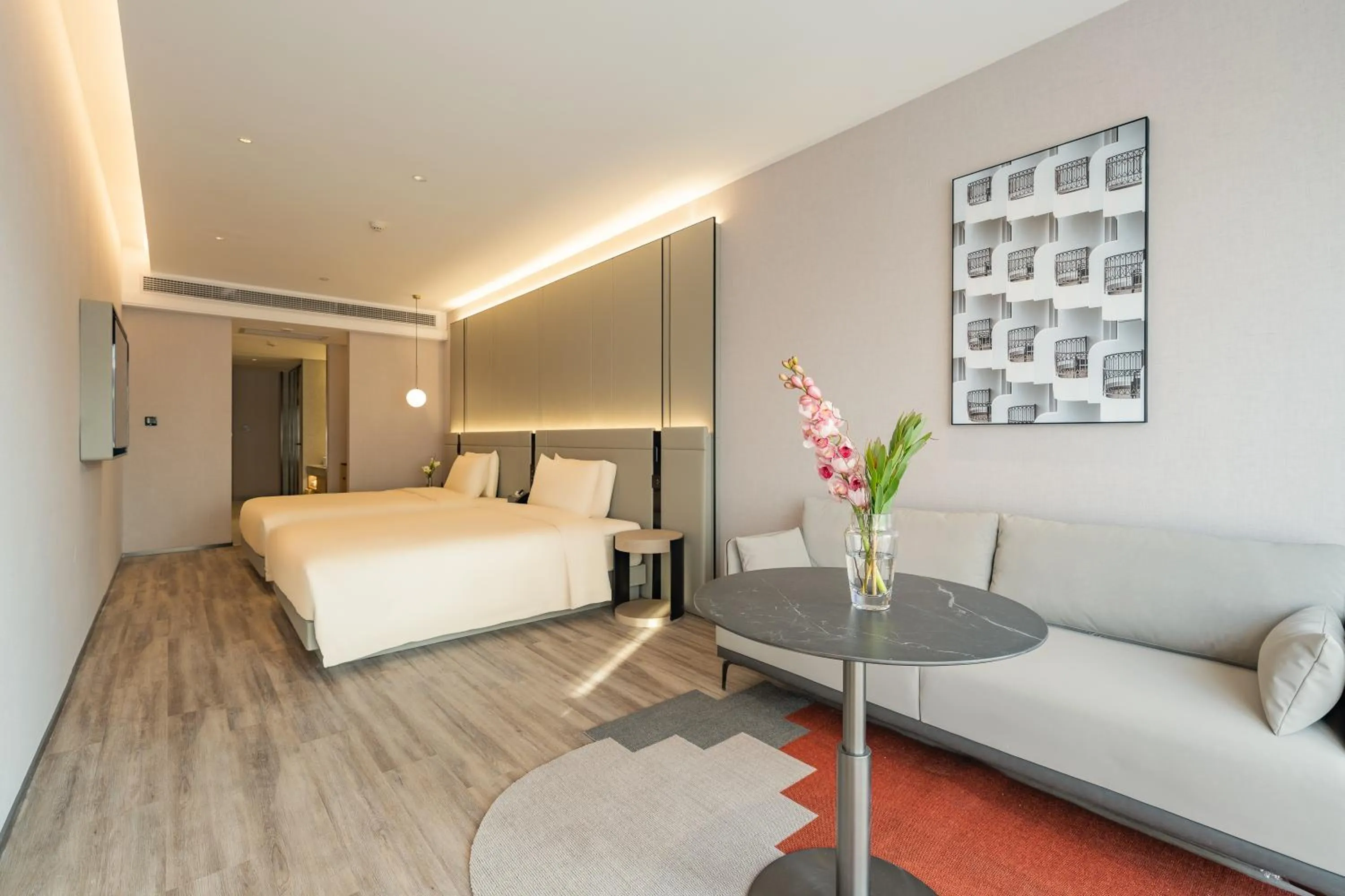 Photo of the whole room, Bed in Atour S Hotel Shanghai Lujiazui Expo Center