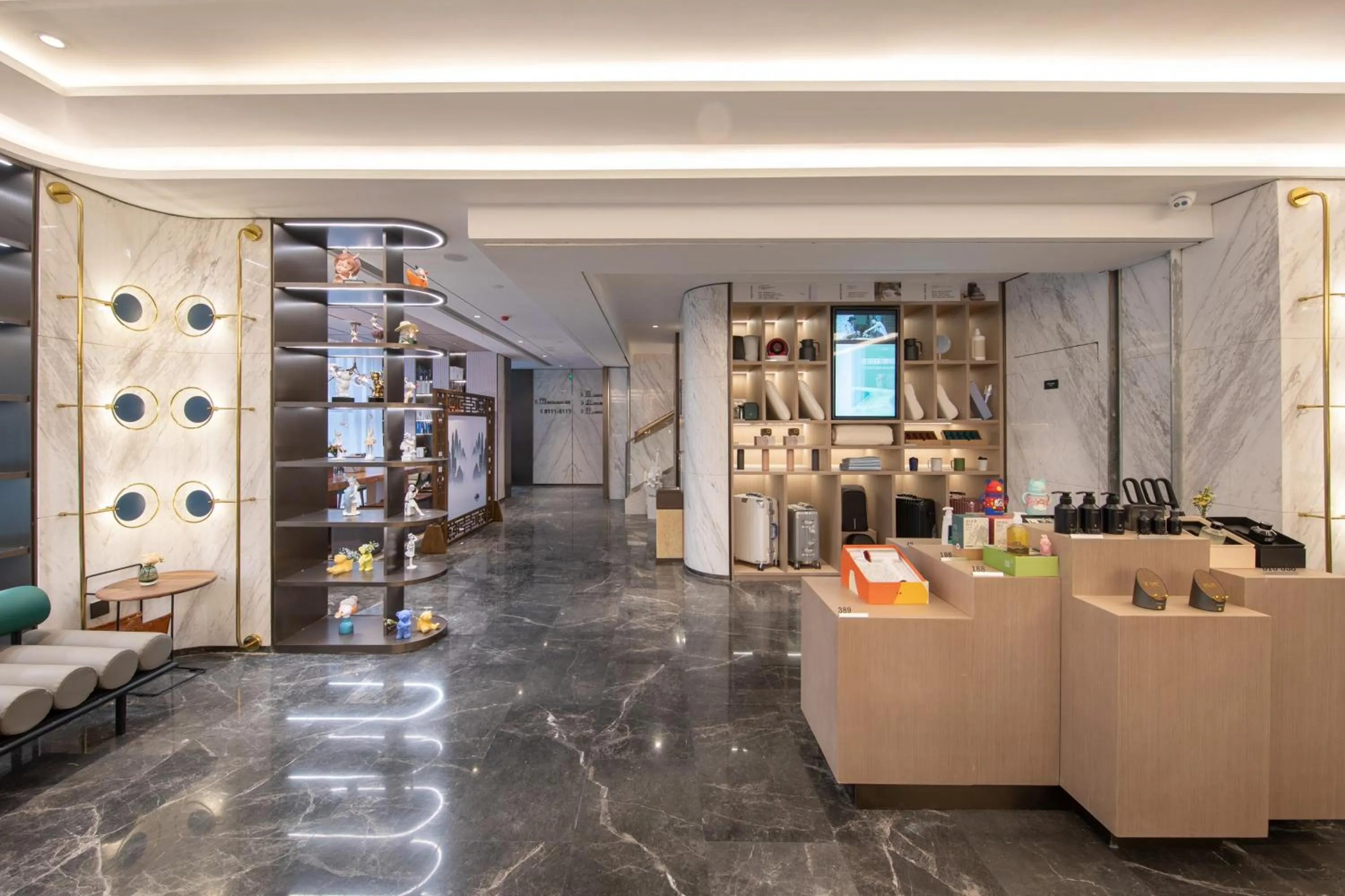 Supermarket/grocery shop in Atour Hotel Suzhou Guanqian Street Leqiao Station