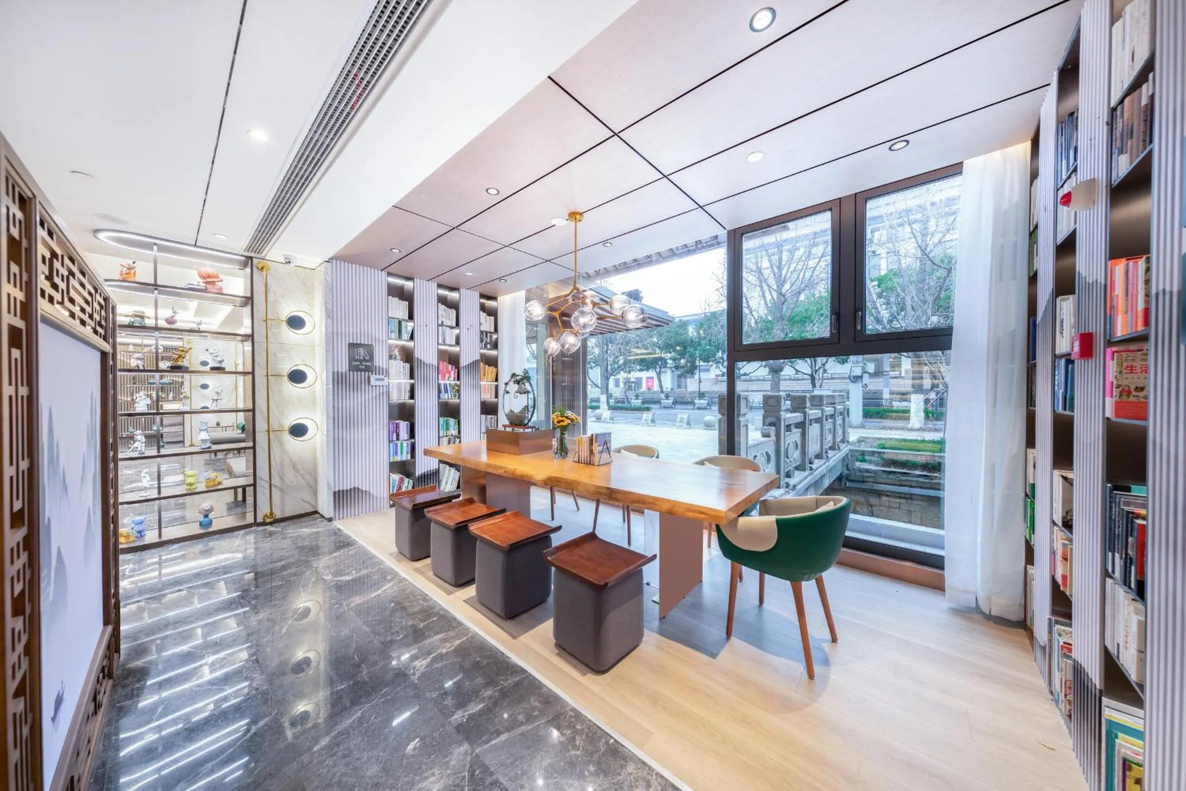Library in Atour Hotel Suzhou Guanqian Street Leqiao Station