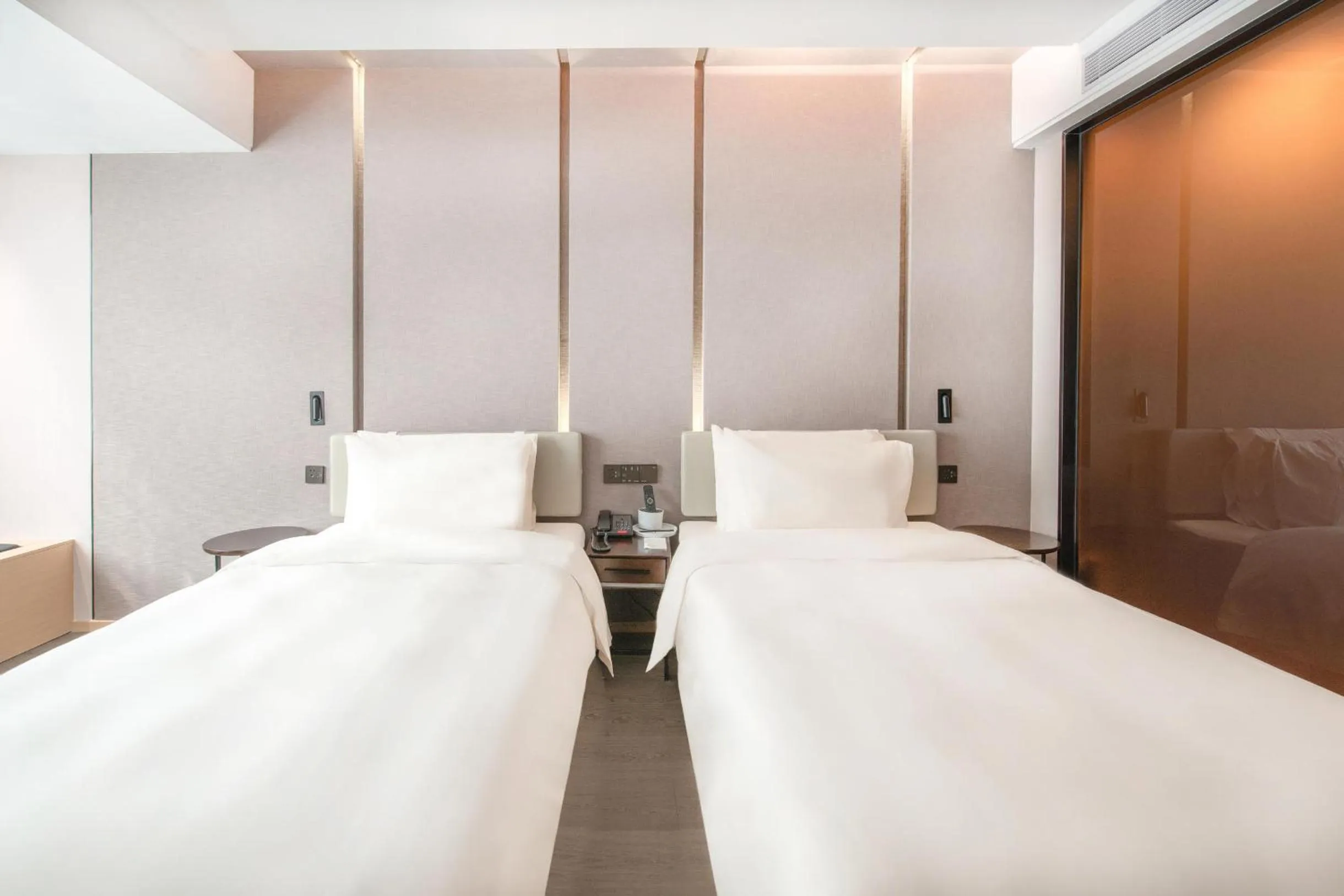 Bed in Atour Hotel Shenzhen Baoan International Airport