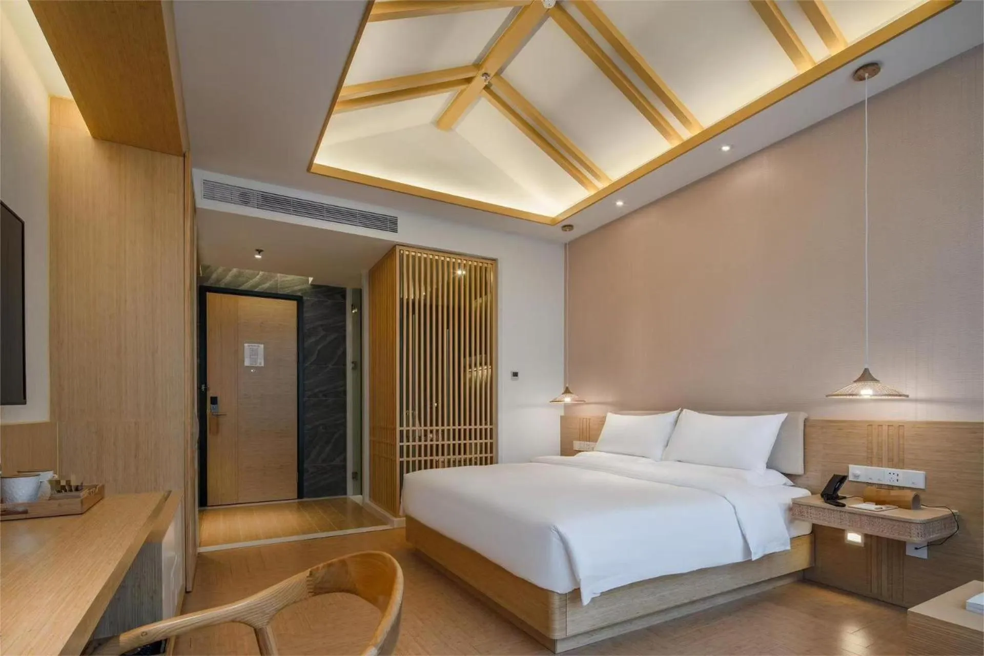 Photo of the whole room, Bed in Atour X Hotel Shenzhen Futian CBD Chegongmiao