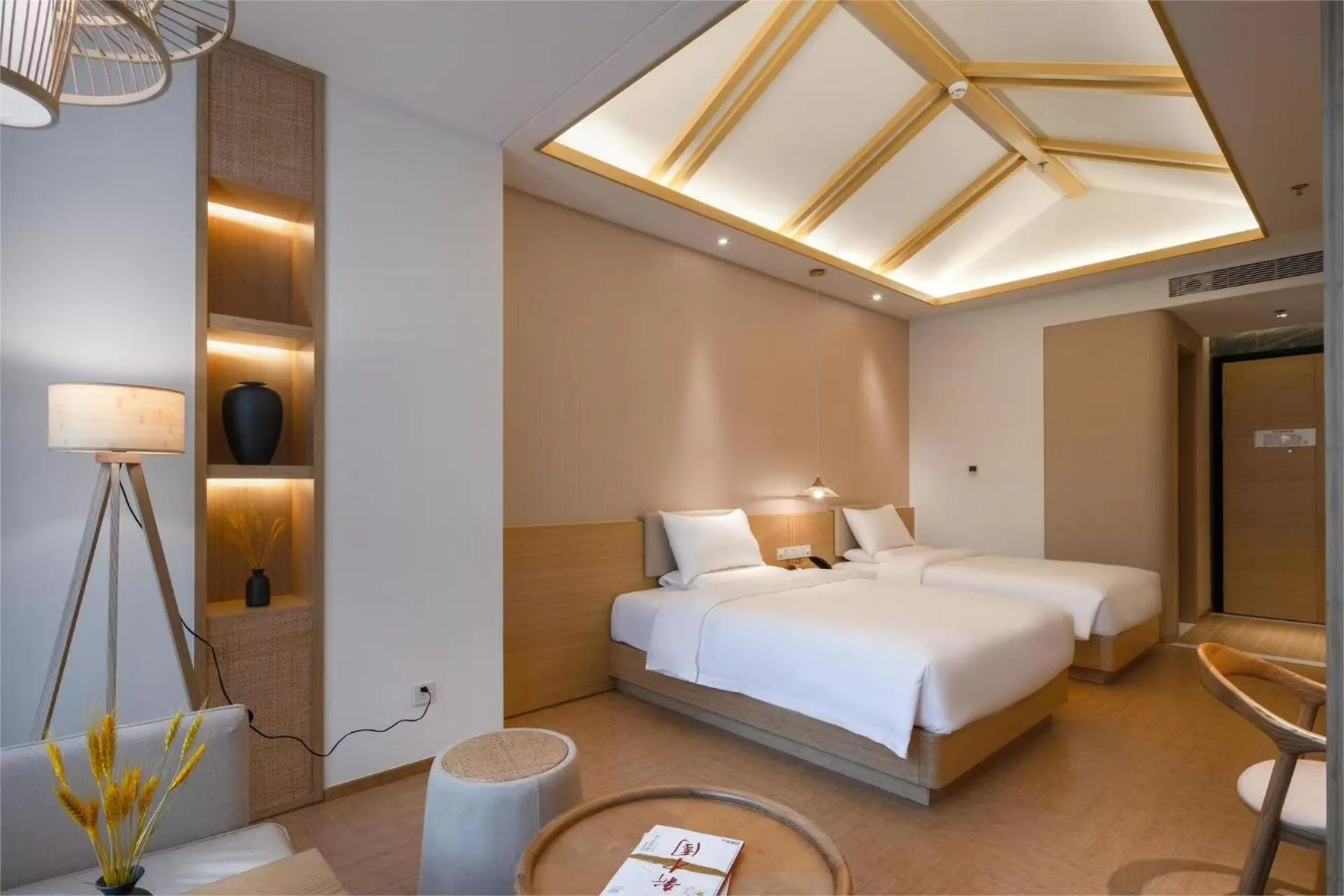 Photo of the whole room, Bed in Atour X Hotel Shenzhen Futian CBD Chegongmiao