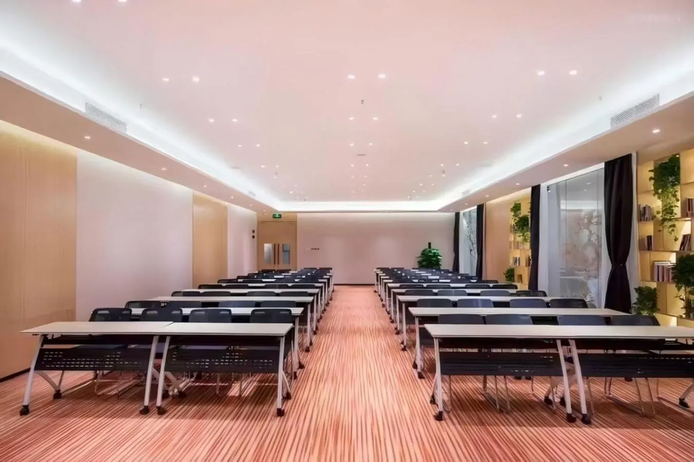 Meeting/conference room in Atour X Hotel Shenzhen Futian CBD Chegongmiao