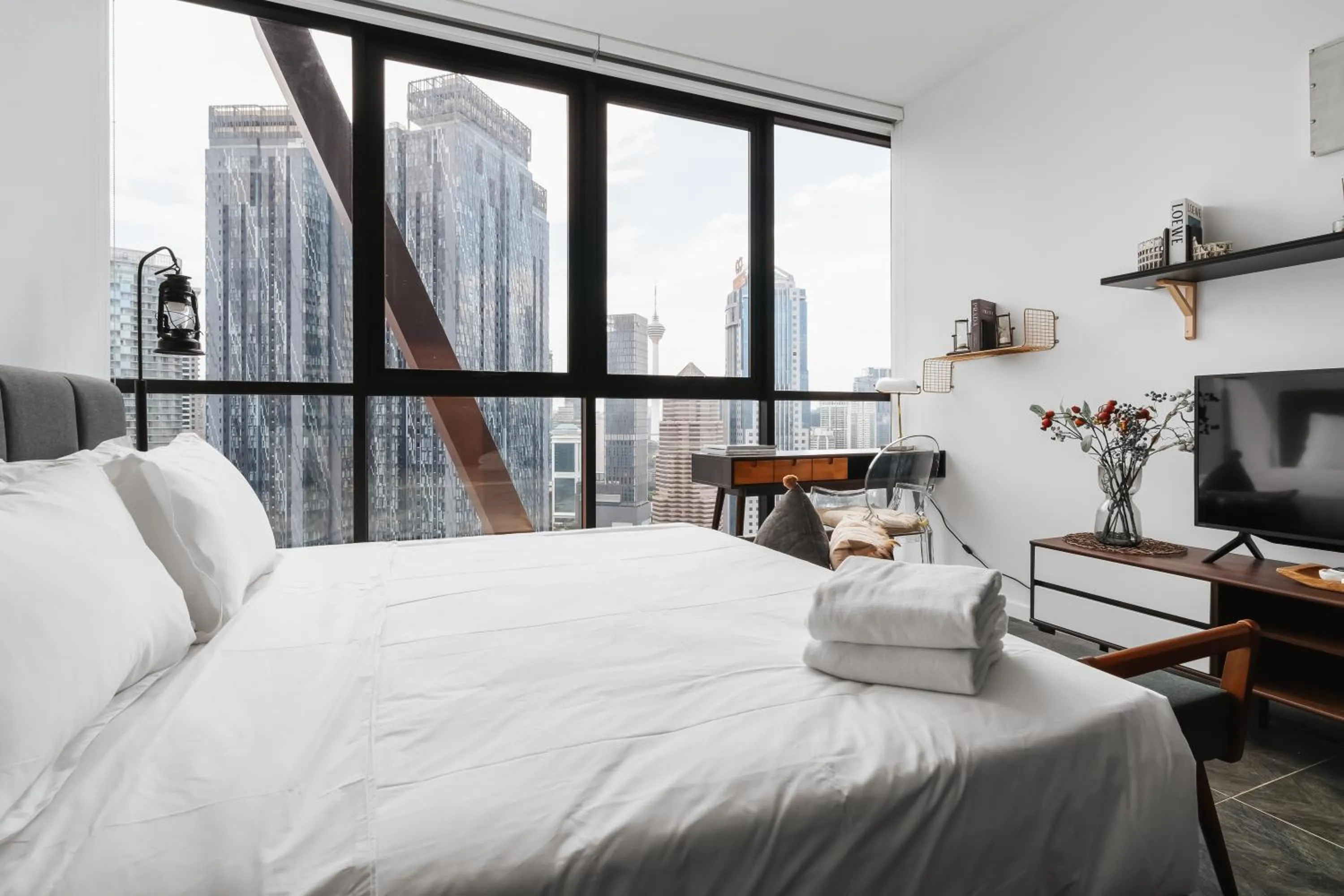 Bed in Scarletz KLCC Apartments by soulasia