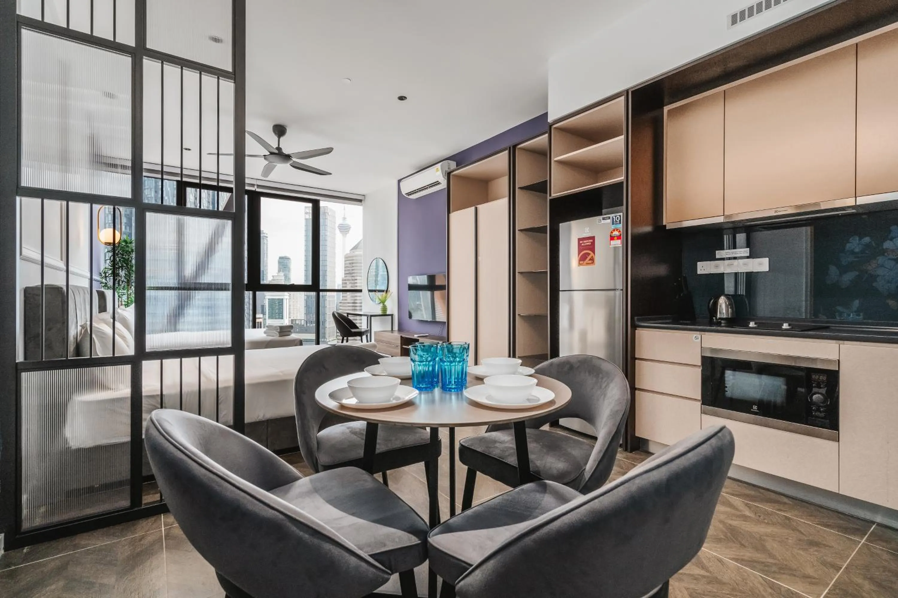 Kitchen or kitchenette in Scarletz KLCC Apartments by soulasia