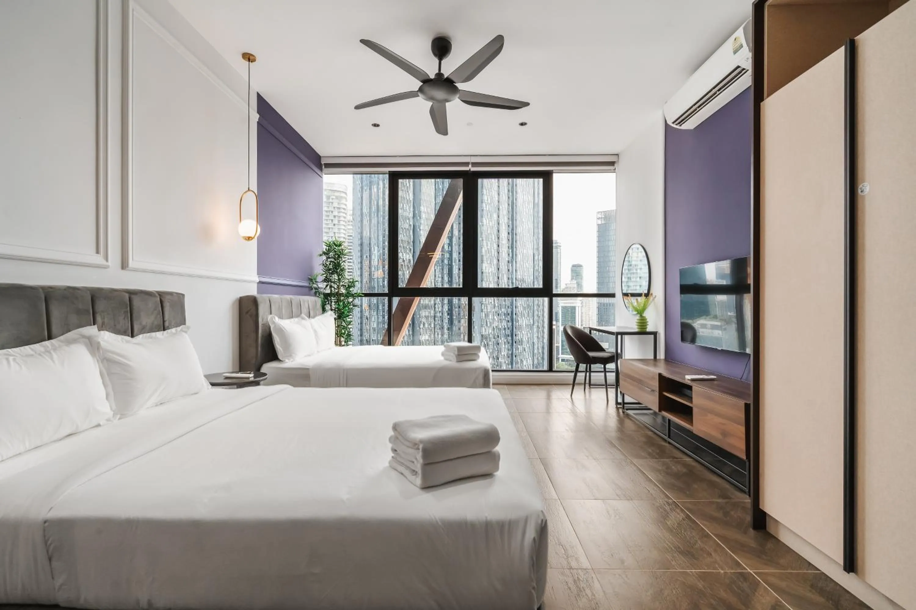 Bed in Scarletz KLCC Apartments by soulasia