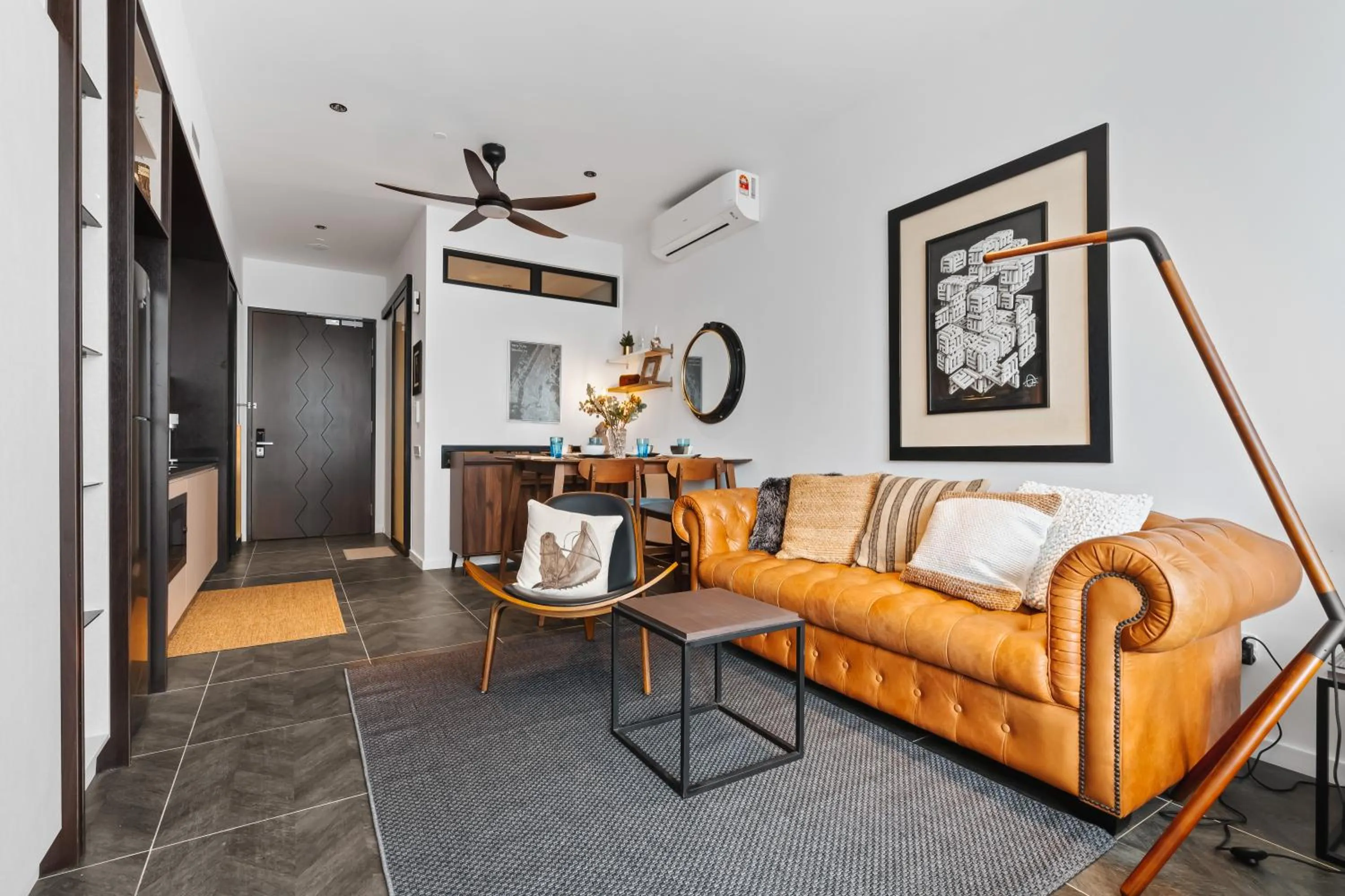 Living room in Scarletz KLCC Apartments by soulasia