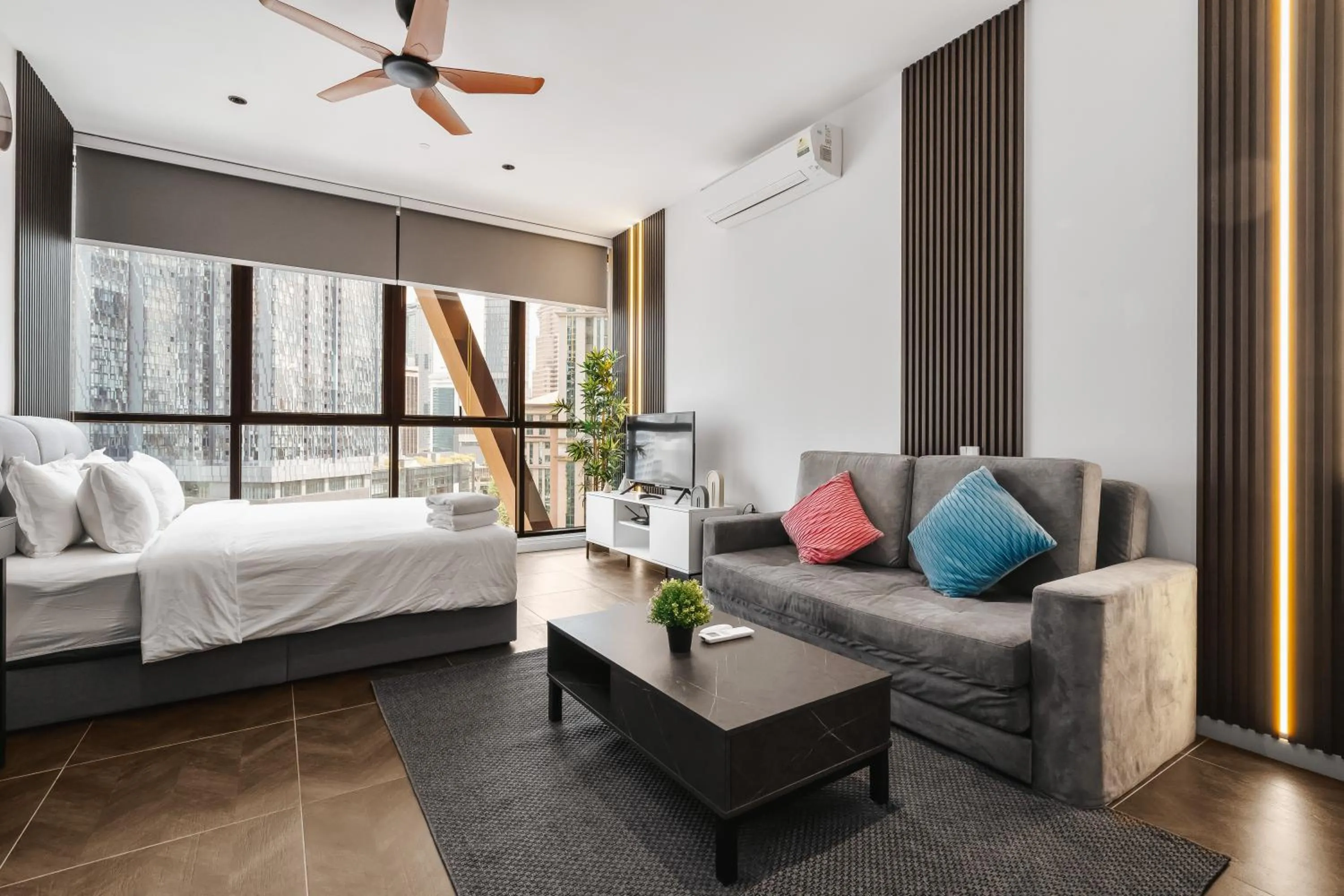 Bedroom, Bed in Scarletz KLCC Apartments by soulasia