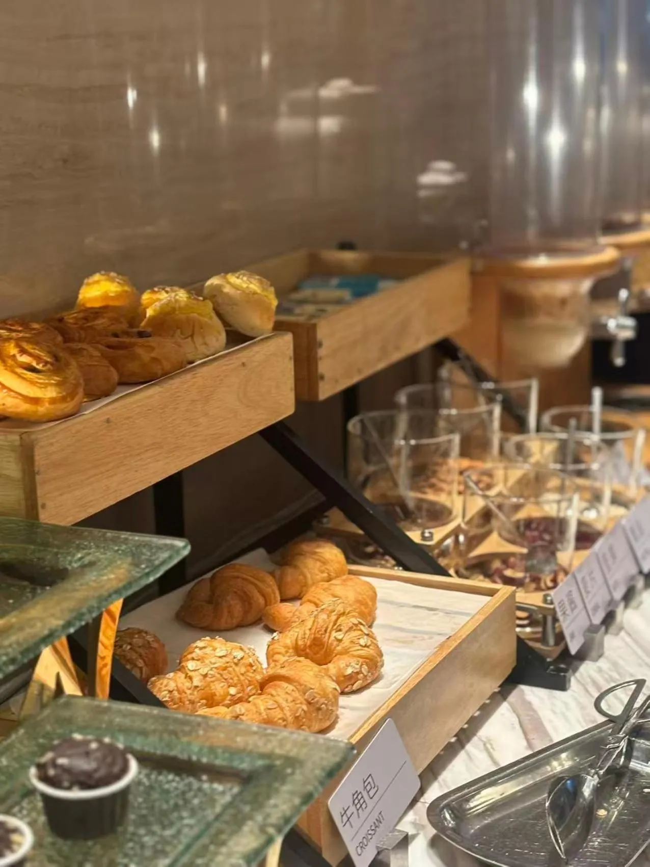 Restaurant/places to eat in Atour Hotel Guanyin Bridge Chongqing