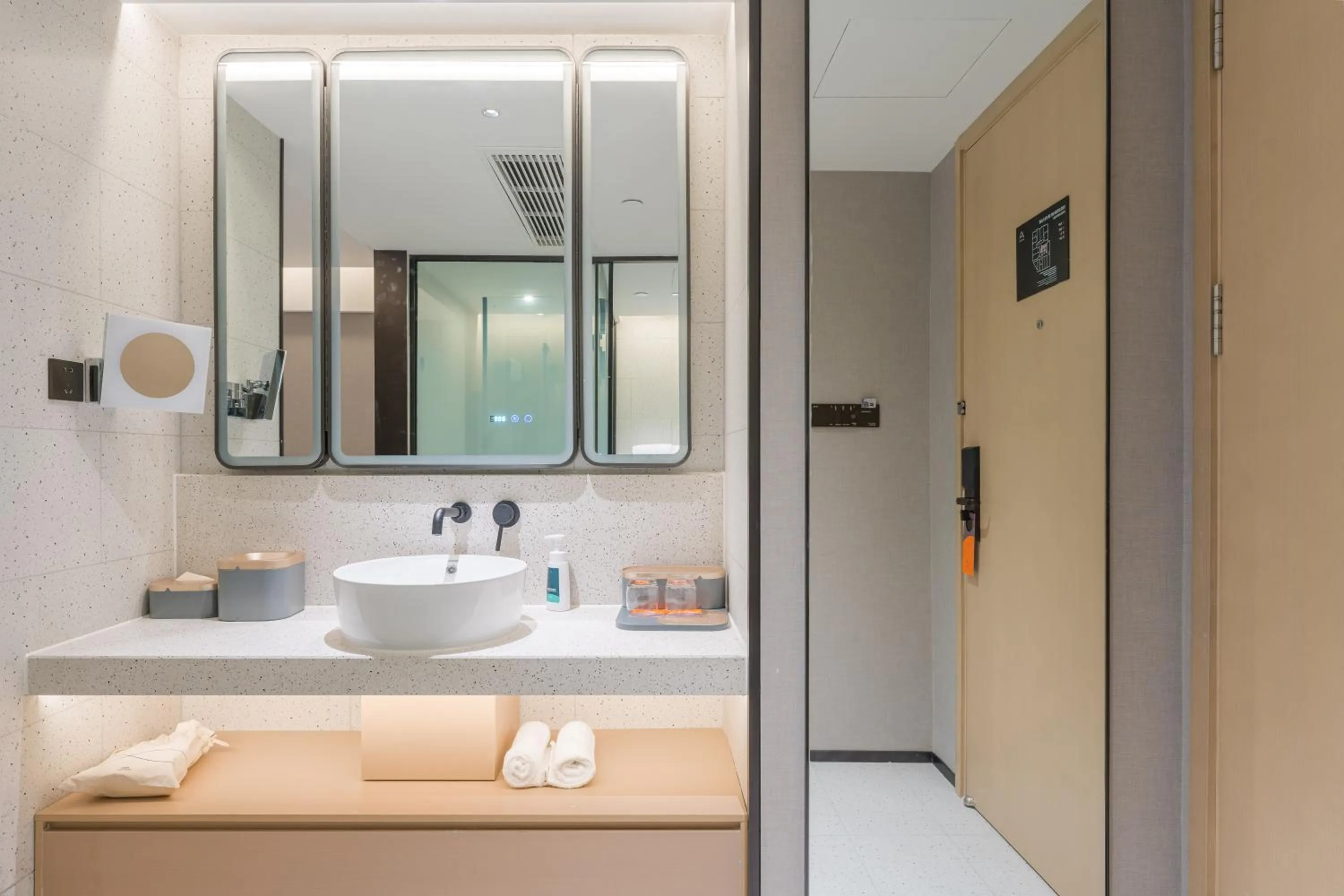 Atour S Hotel Chongqing Jiefangbei Hongyadong Riverview