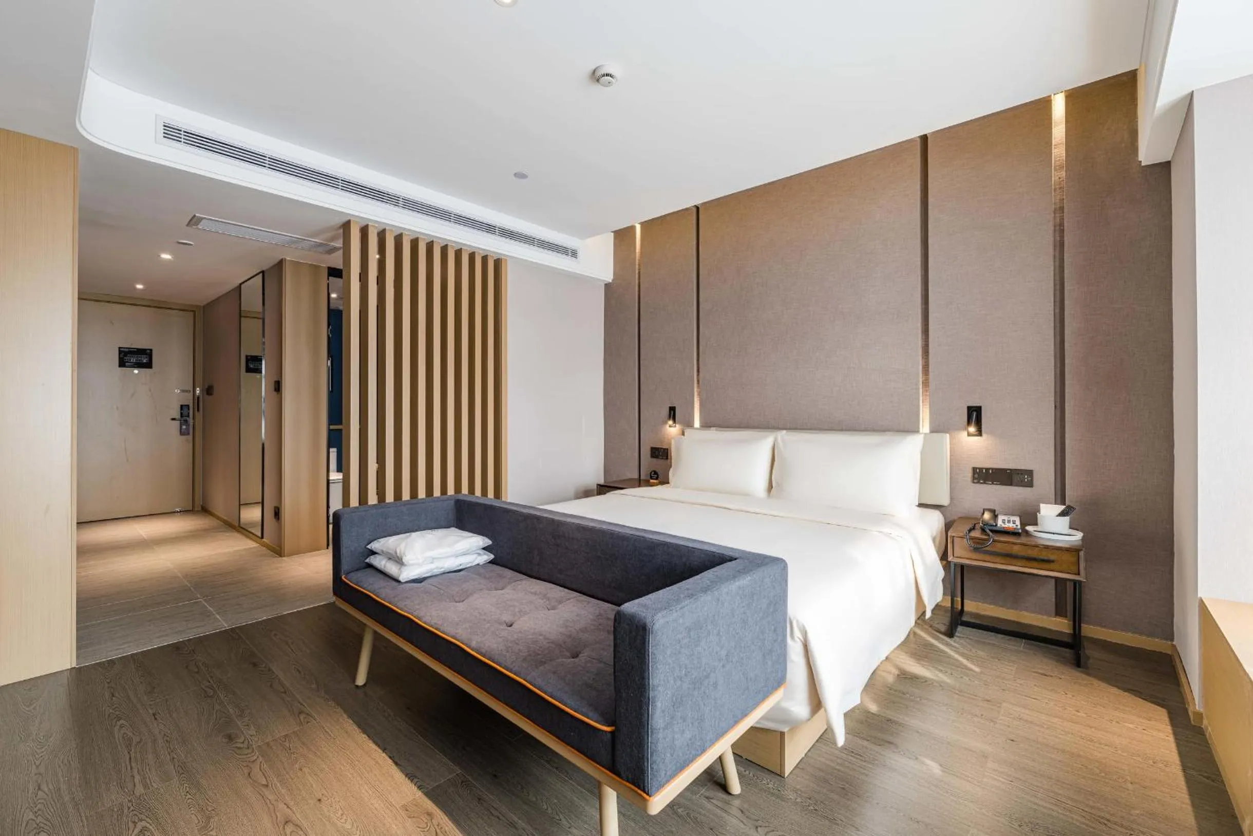 Bed in Atour Hotel Chengdu Taikoo Li Future Center
