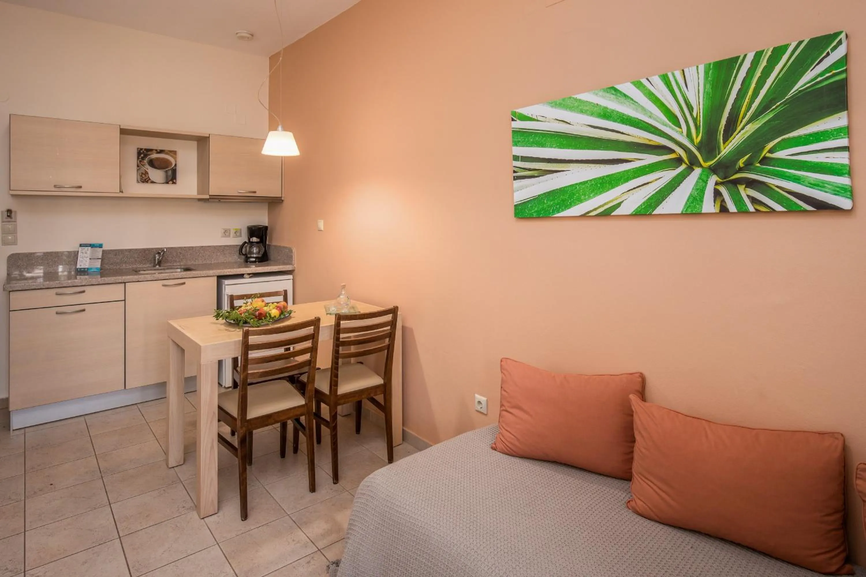 Coffee/tea facilities in Your Memories Hotel