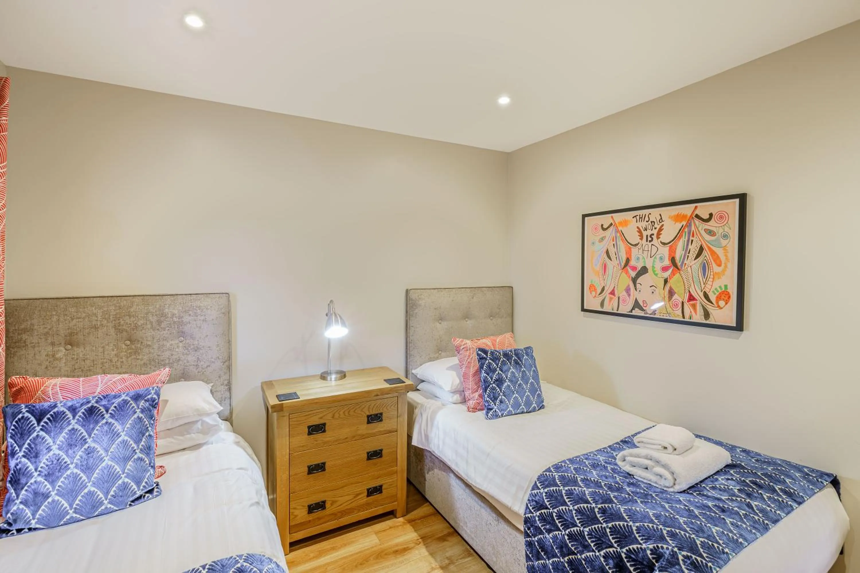 Bed in Birch Lodge 13 with Hot Tub