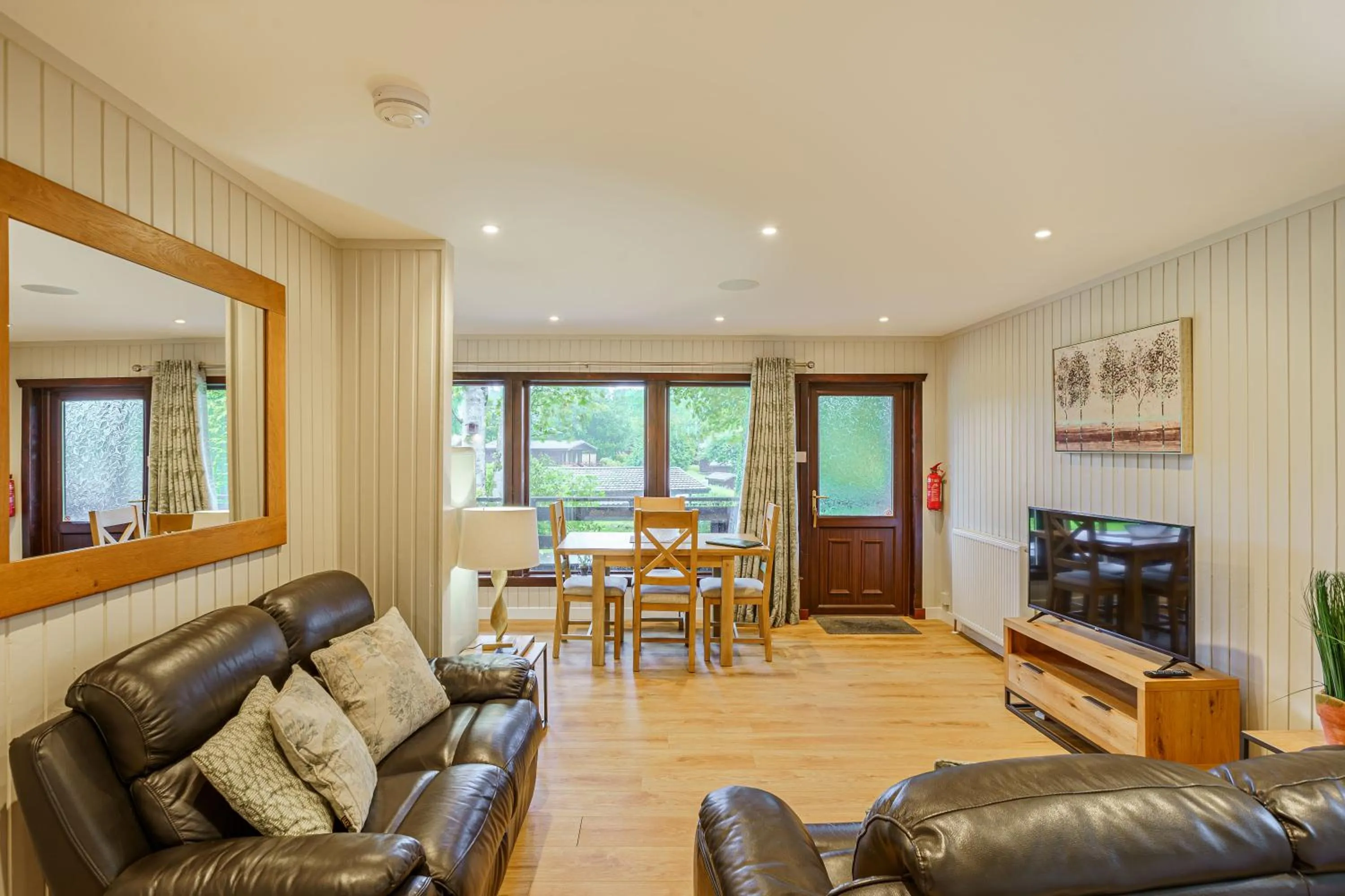 TV and multimedia in Birch Lodge 13 with Hot Tub