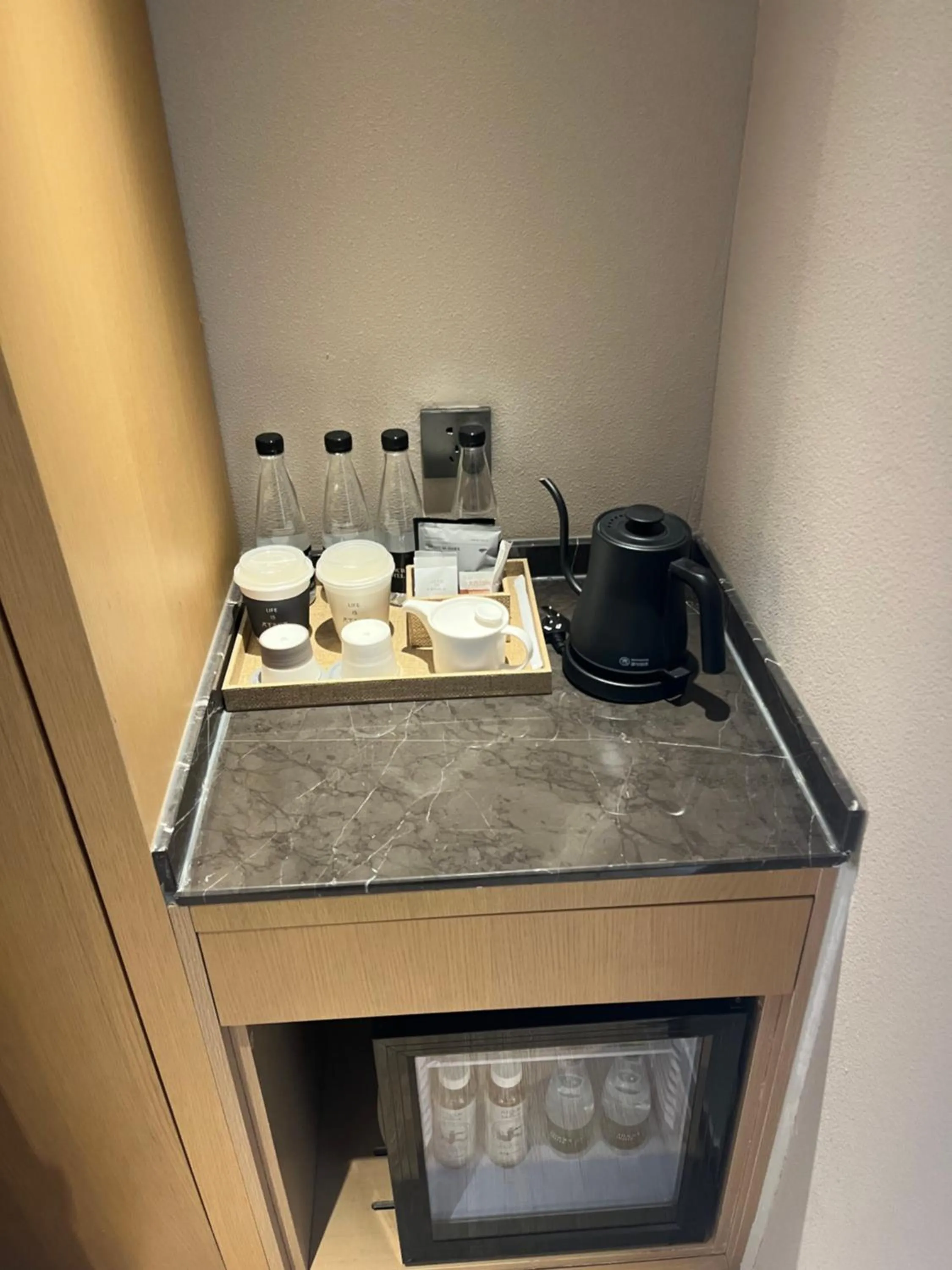 Coffee/tea facilities in Atour S Hotel Beijing Guomao CBD - FunsCenter