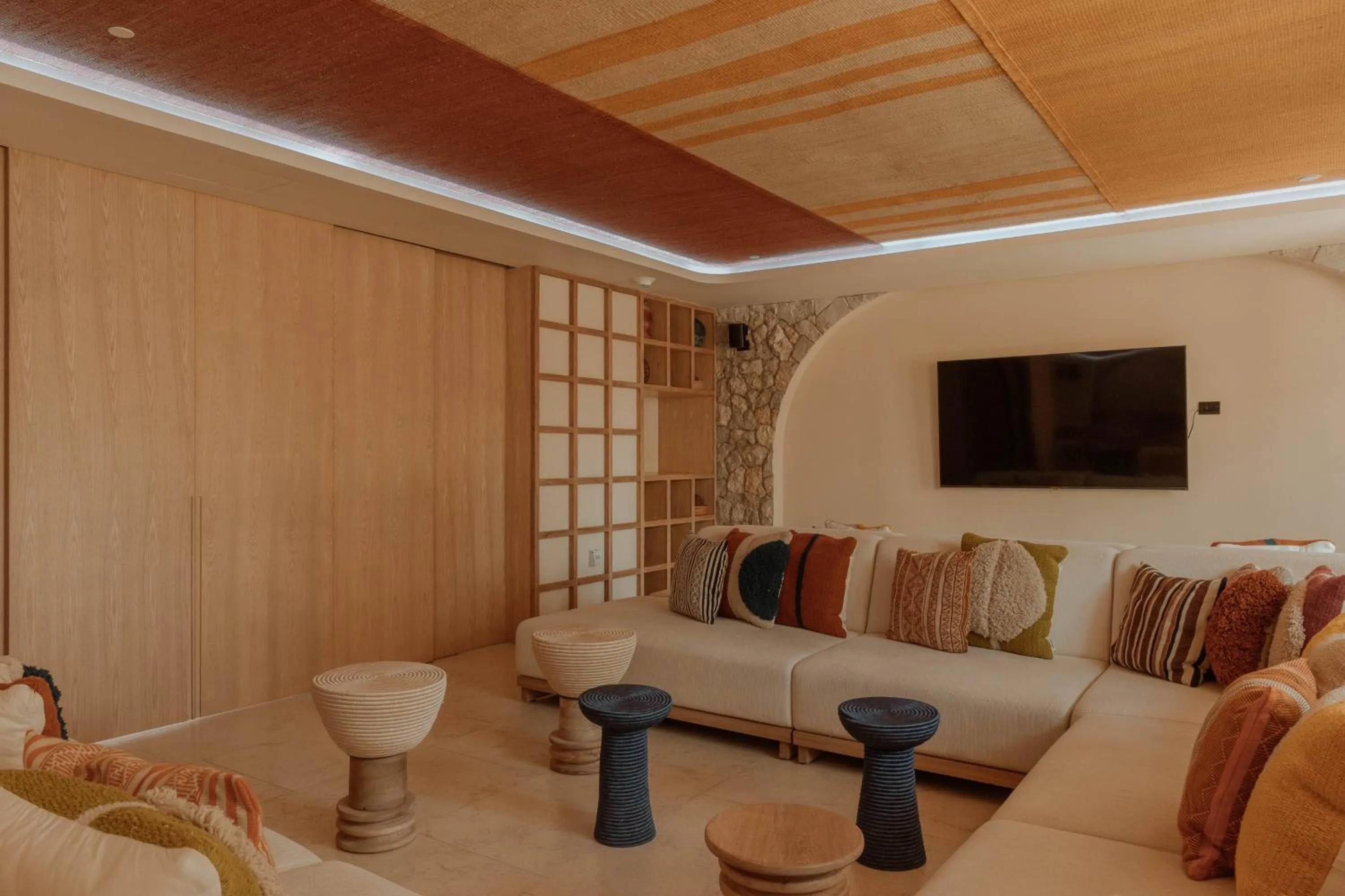 Communal lounge/ TV room in Osh Hotel Cartagena