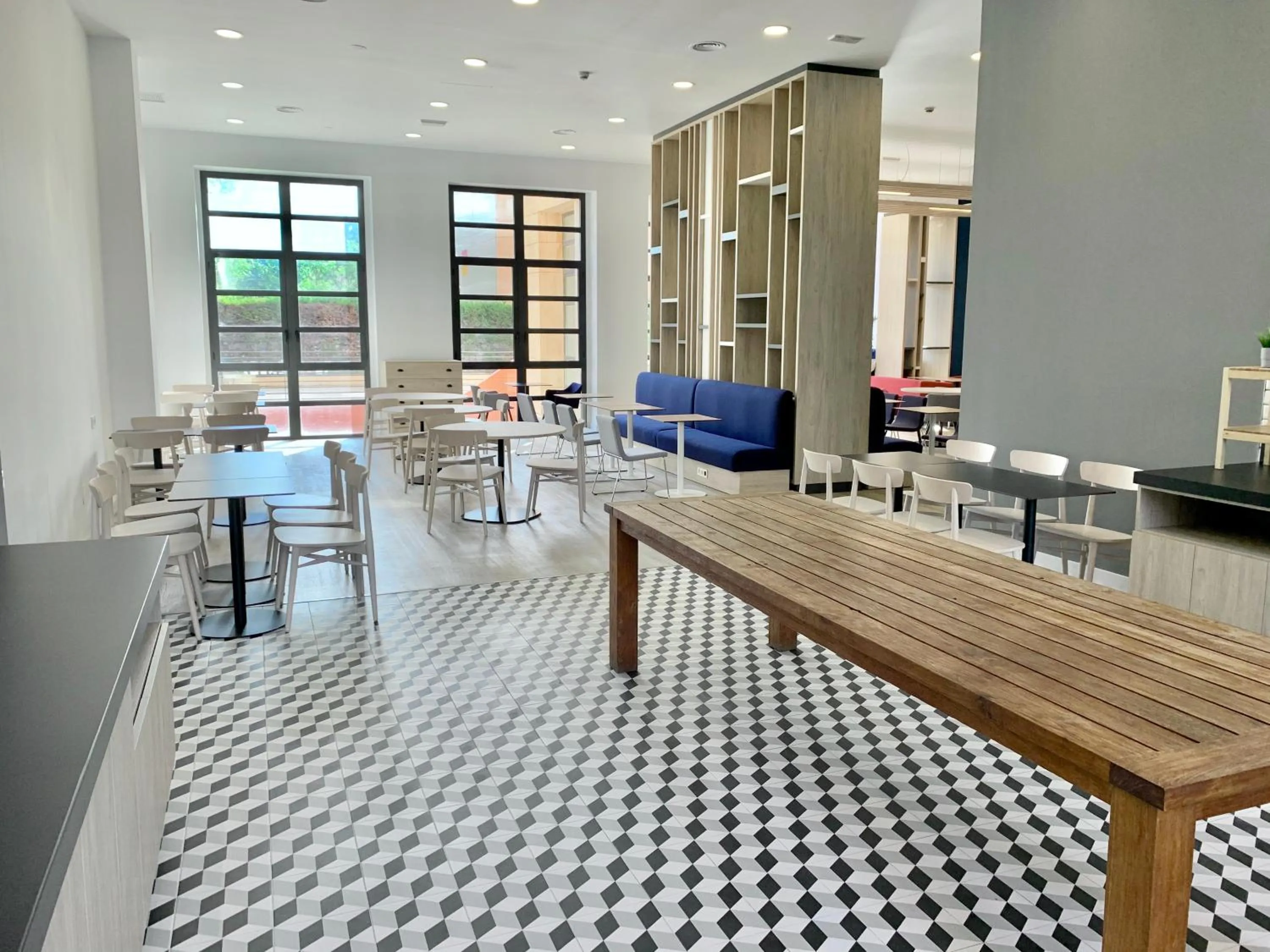 Breakfast in Holiday Inn Express Ciudad de las Ciencias by IHG