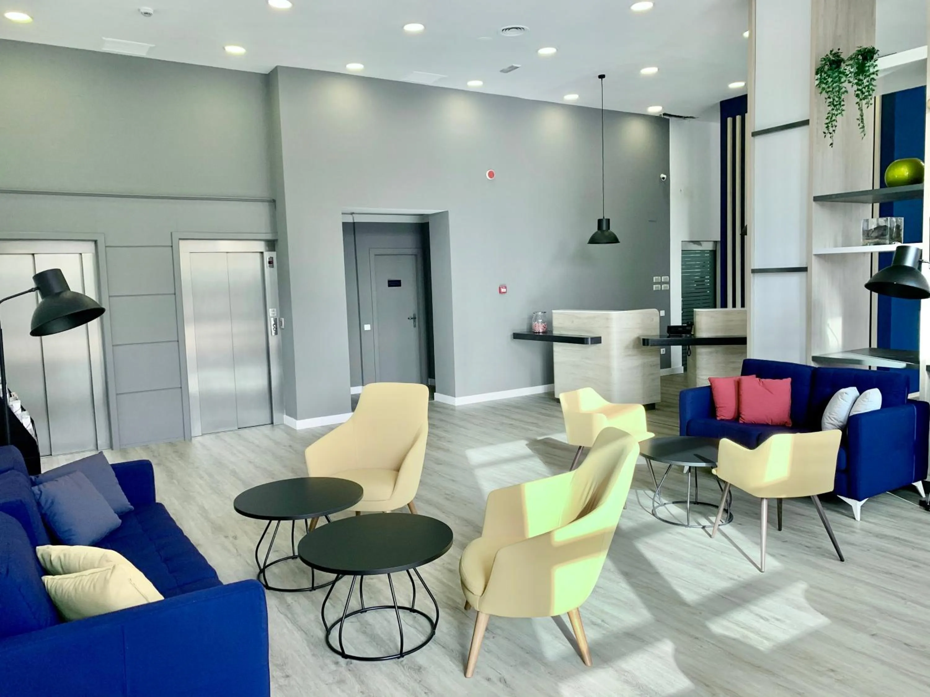 Property building in Holiday Inn Express Ciudad de las Ciencias by IHG