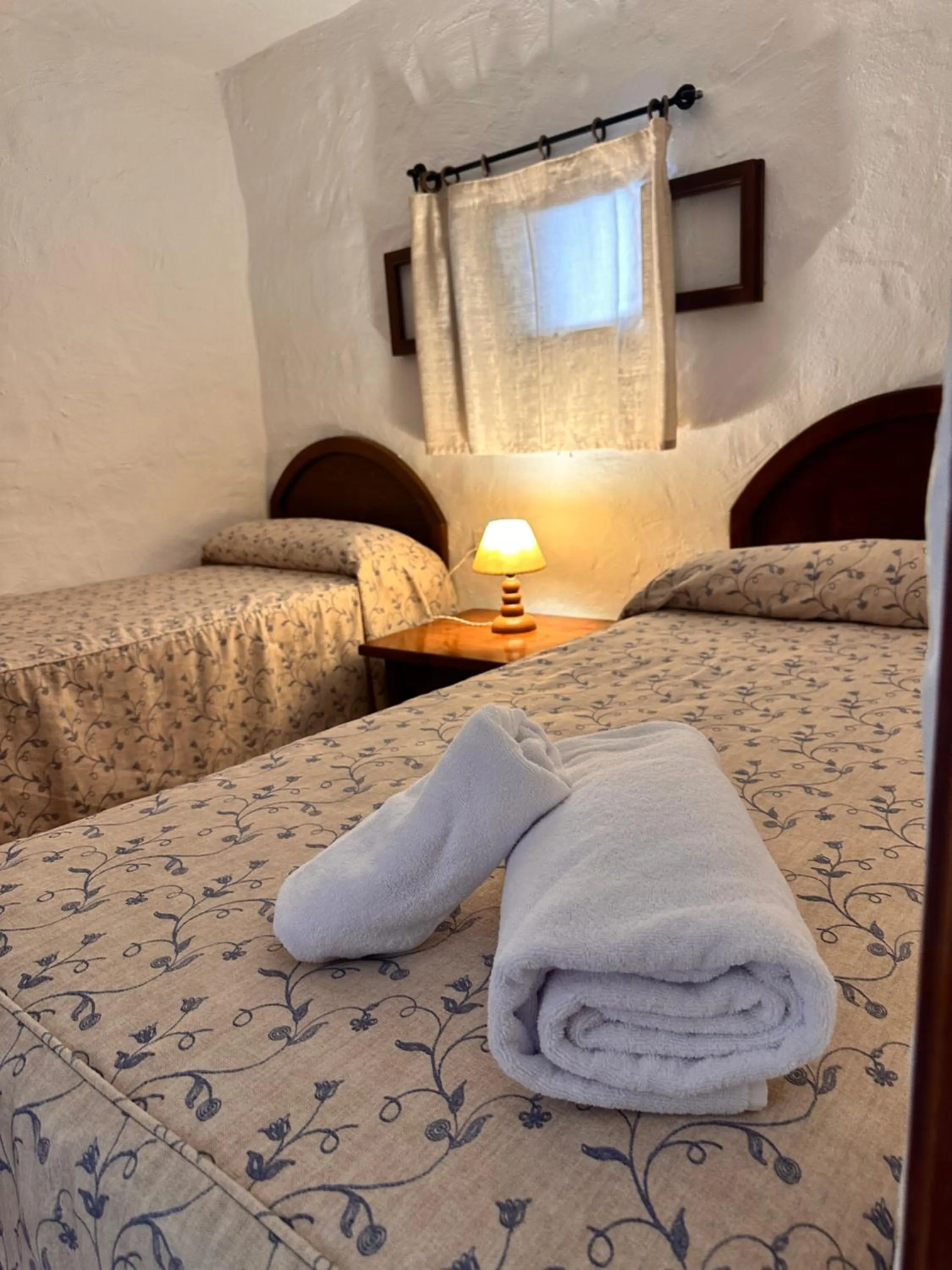 Bed in Binivell Park - 30º apartments