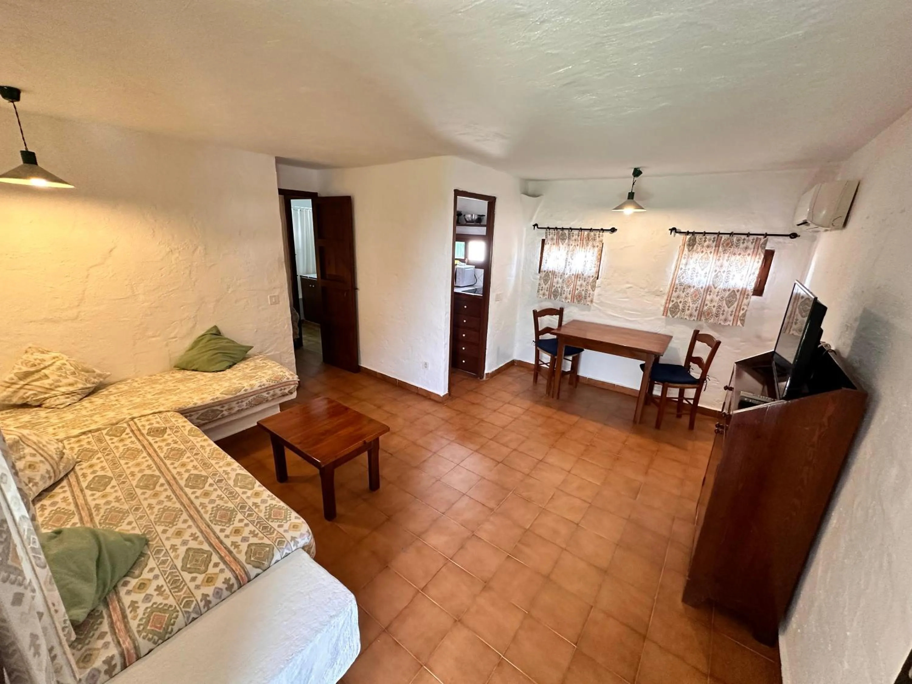 Photo of the whole room, Bed in Binivell Park - 30º apartments