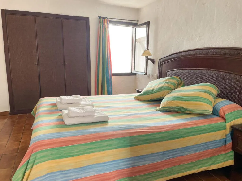 Bed in Binivell Park - 30º apartments