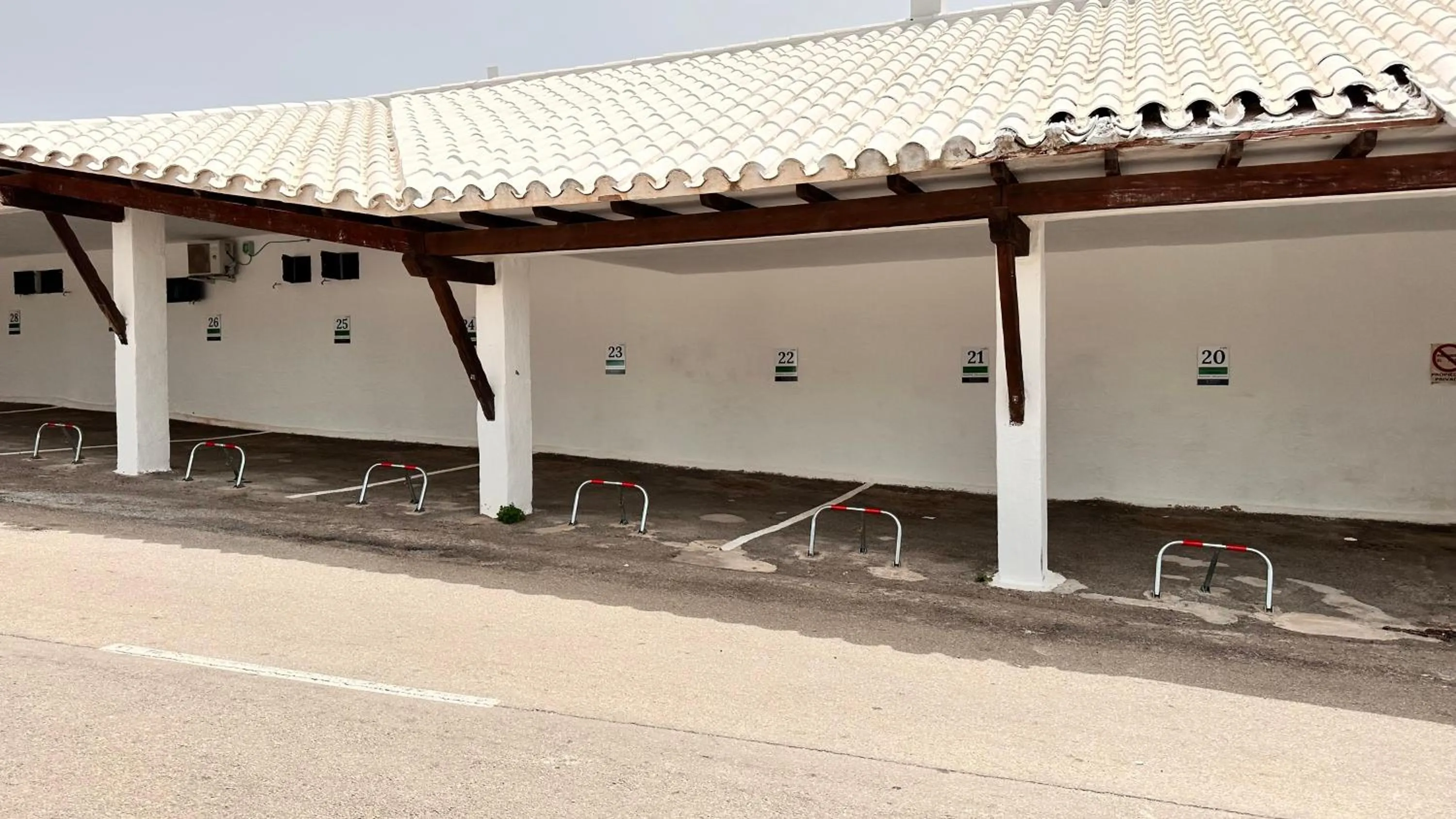 Parking in Binivell Park - 30º apartments